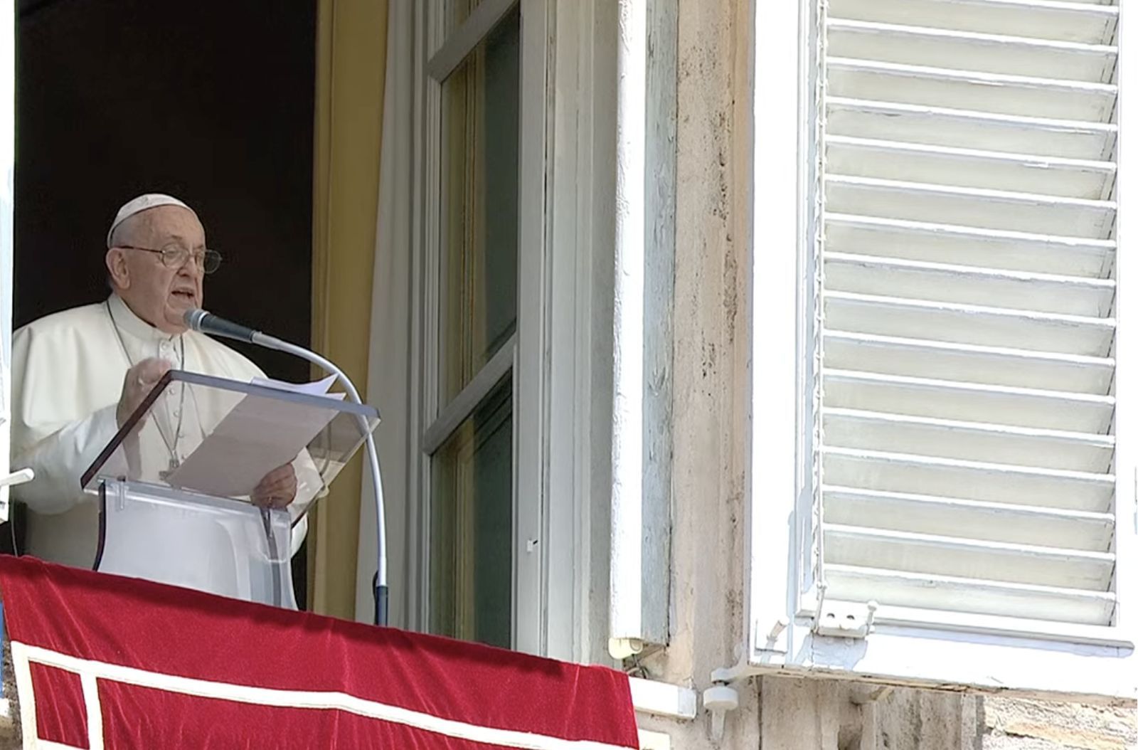 Francisco, durante el ángelus