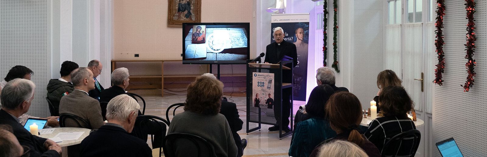 Arturo Sosa, sj., durante su encuentro con los medios