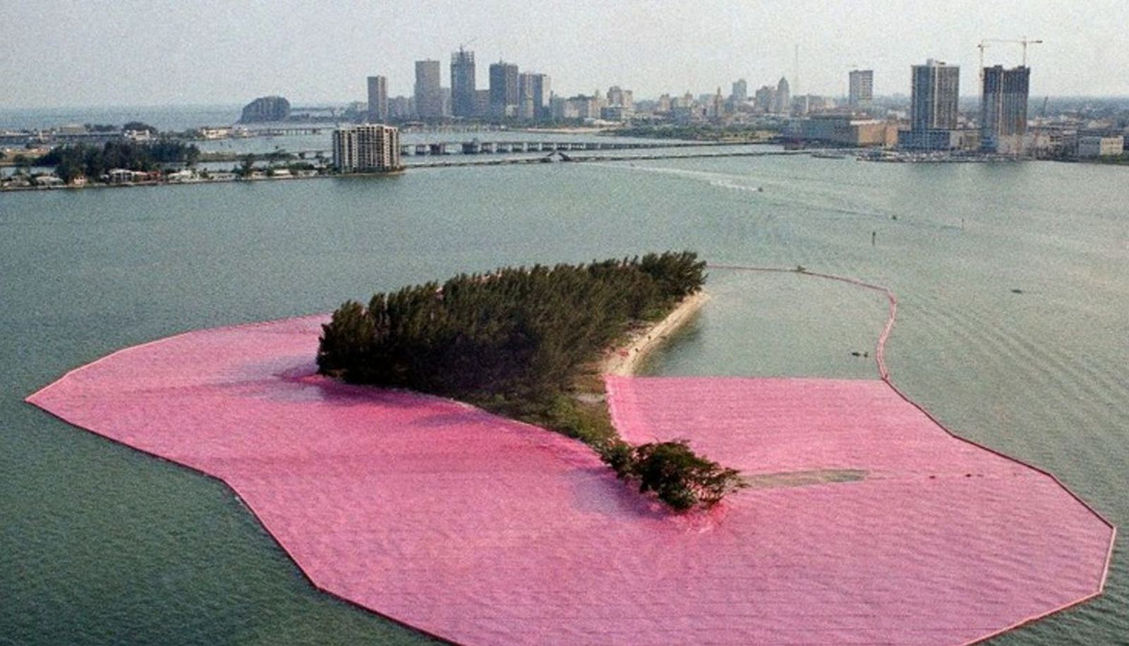 Las 'Islas rodeadas' de Christo y Jeanne-Claude: arte efímero