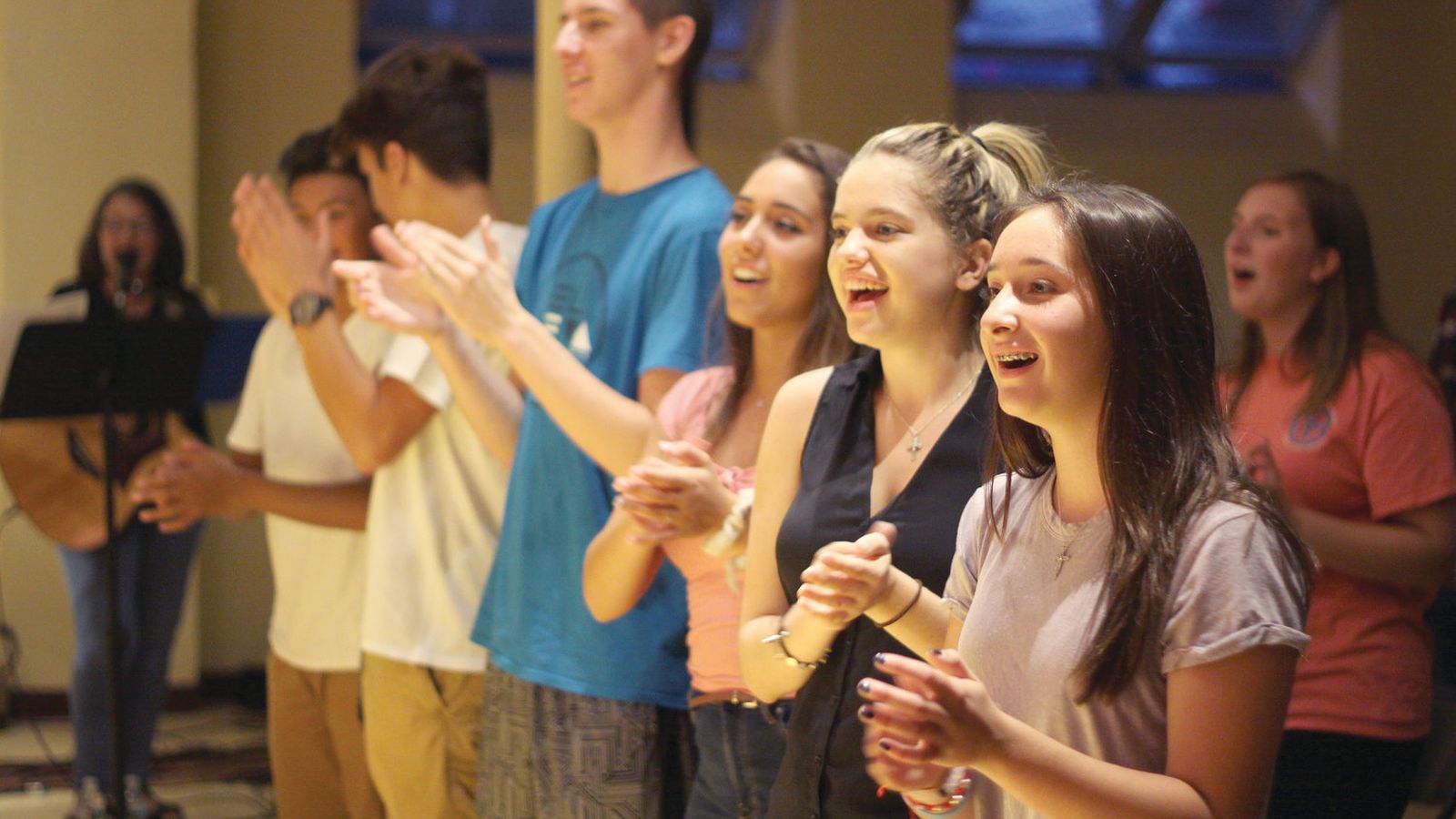 "El anhelo de trascendencia no es solo una dimensión cultural, sino que forma parte de la condición antropológica del ser humano", dice el profesor.