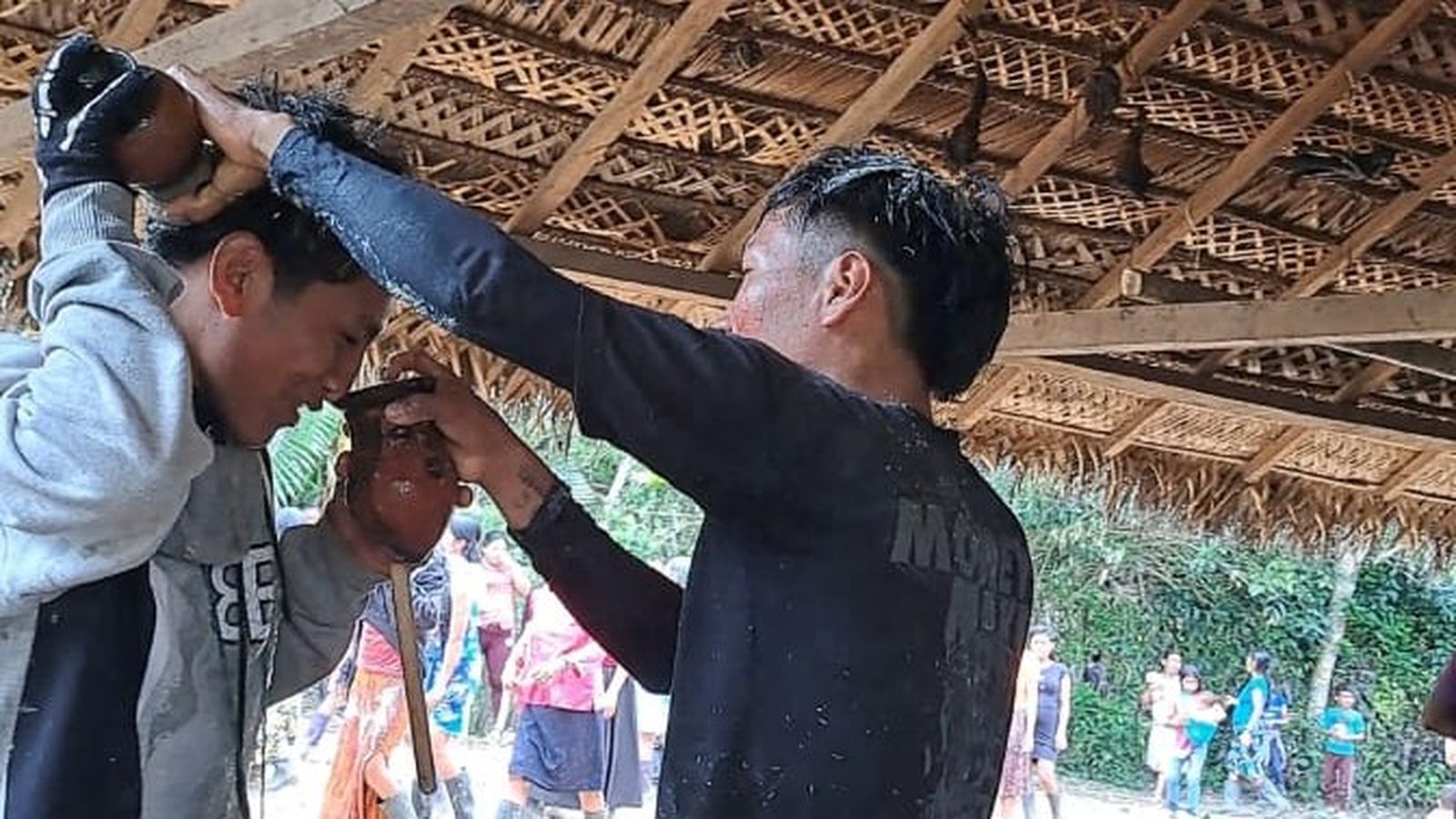 Bañándose con chicha