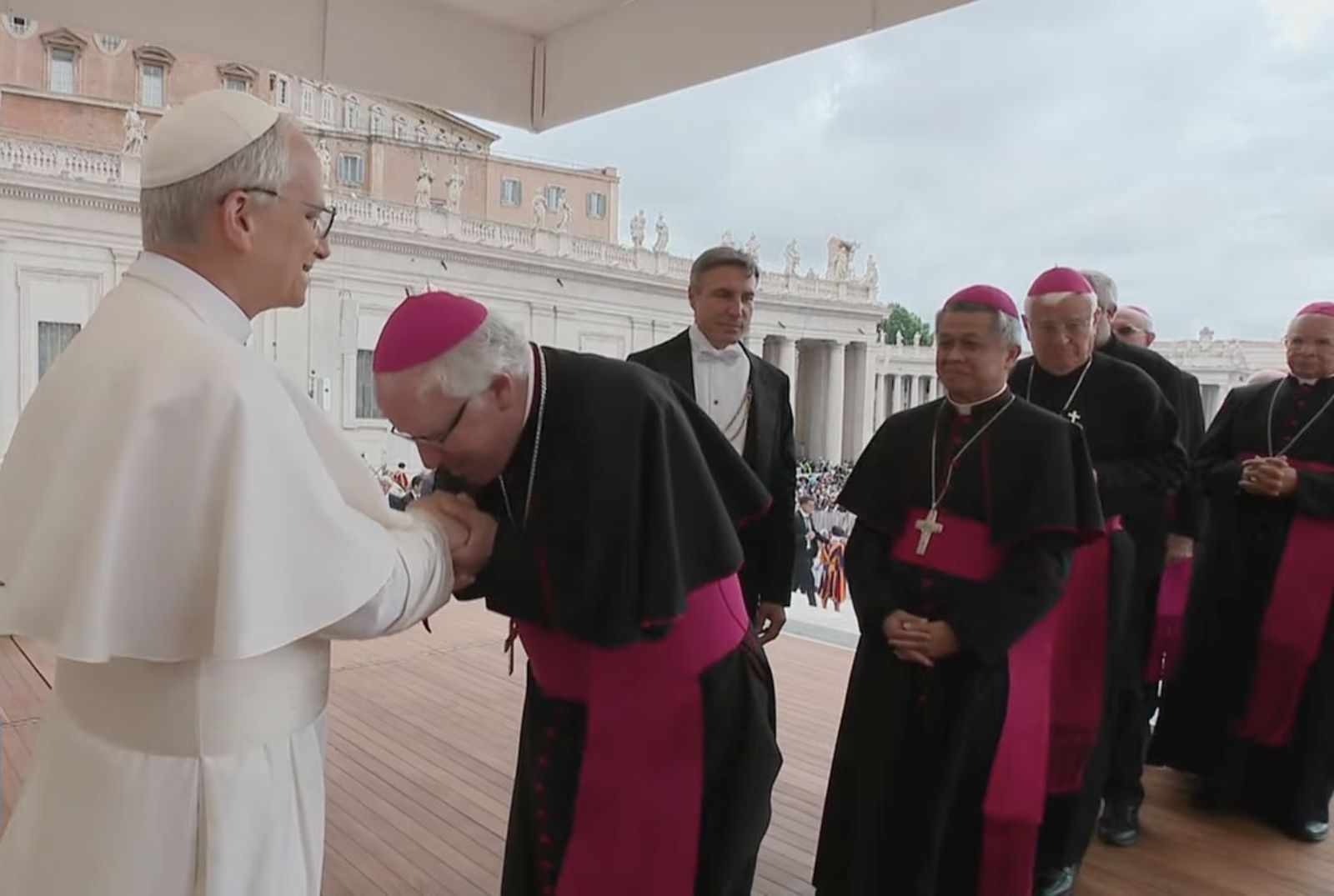 El arzobispo de Sevilla saluda al nuevo Papa León XIV