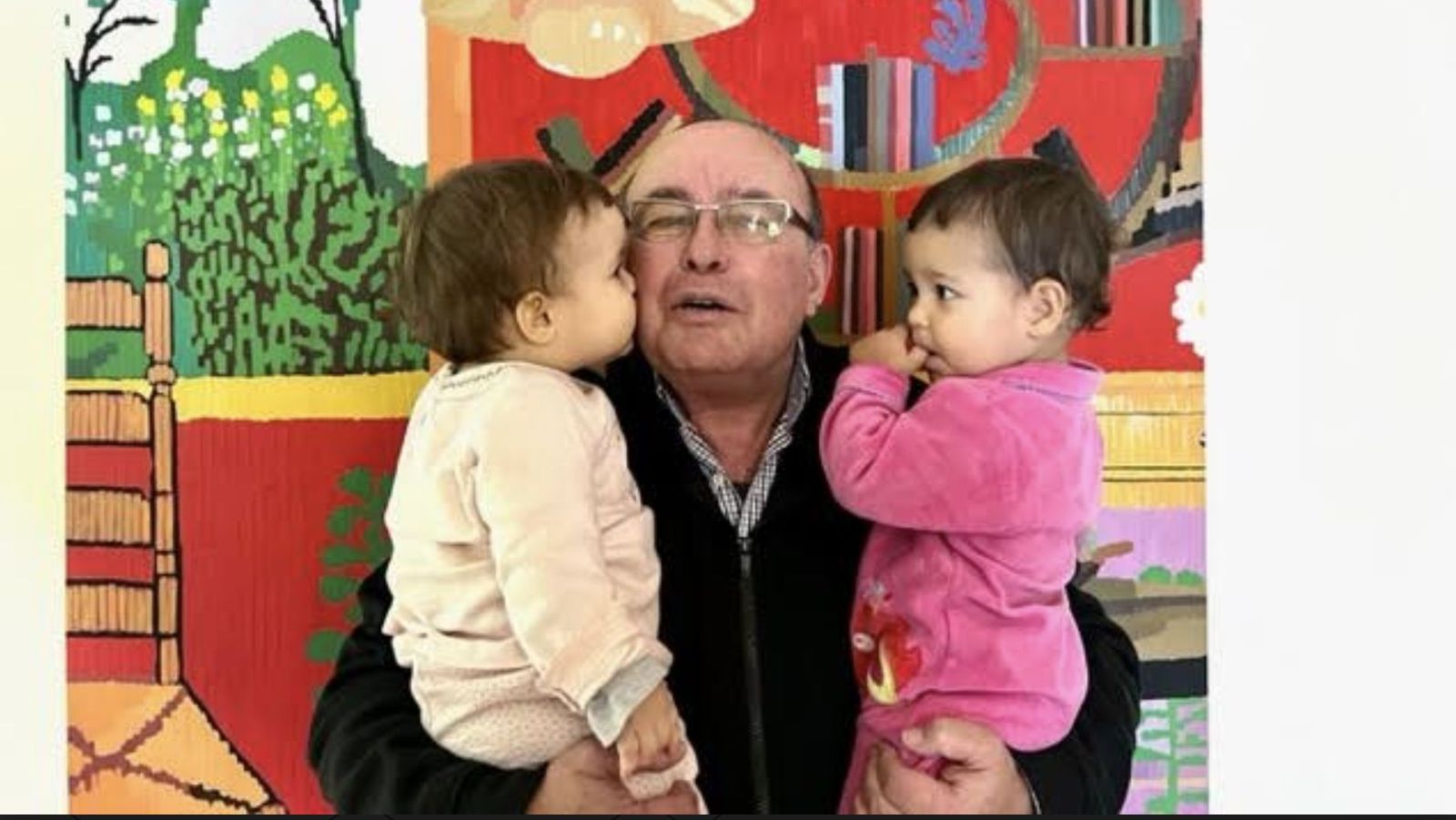 Una de las fotos de mis nietas que compartí con José Alegre