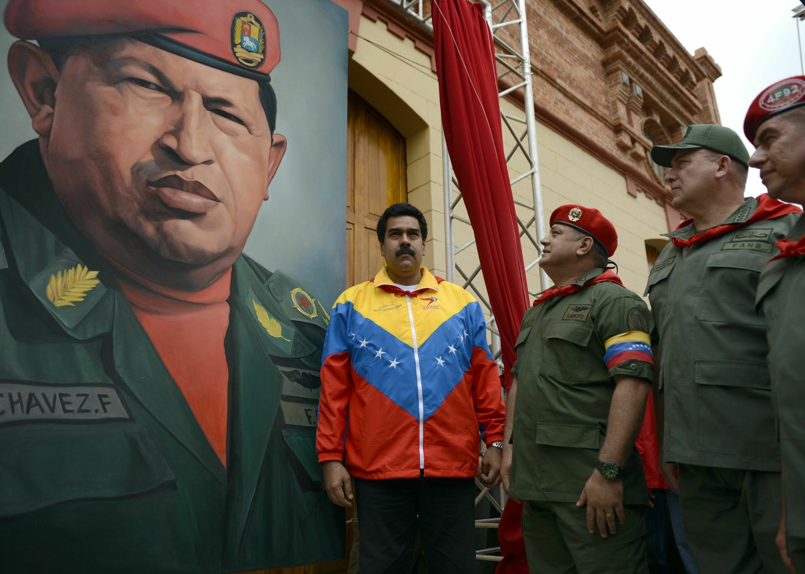 Chavez y Maduro