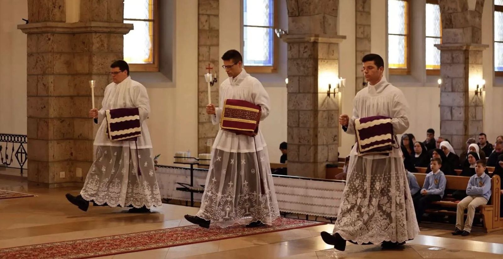 Ordenación de diáconos lefebvrianos