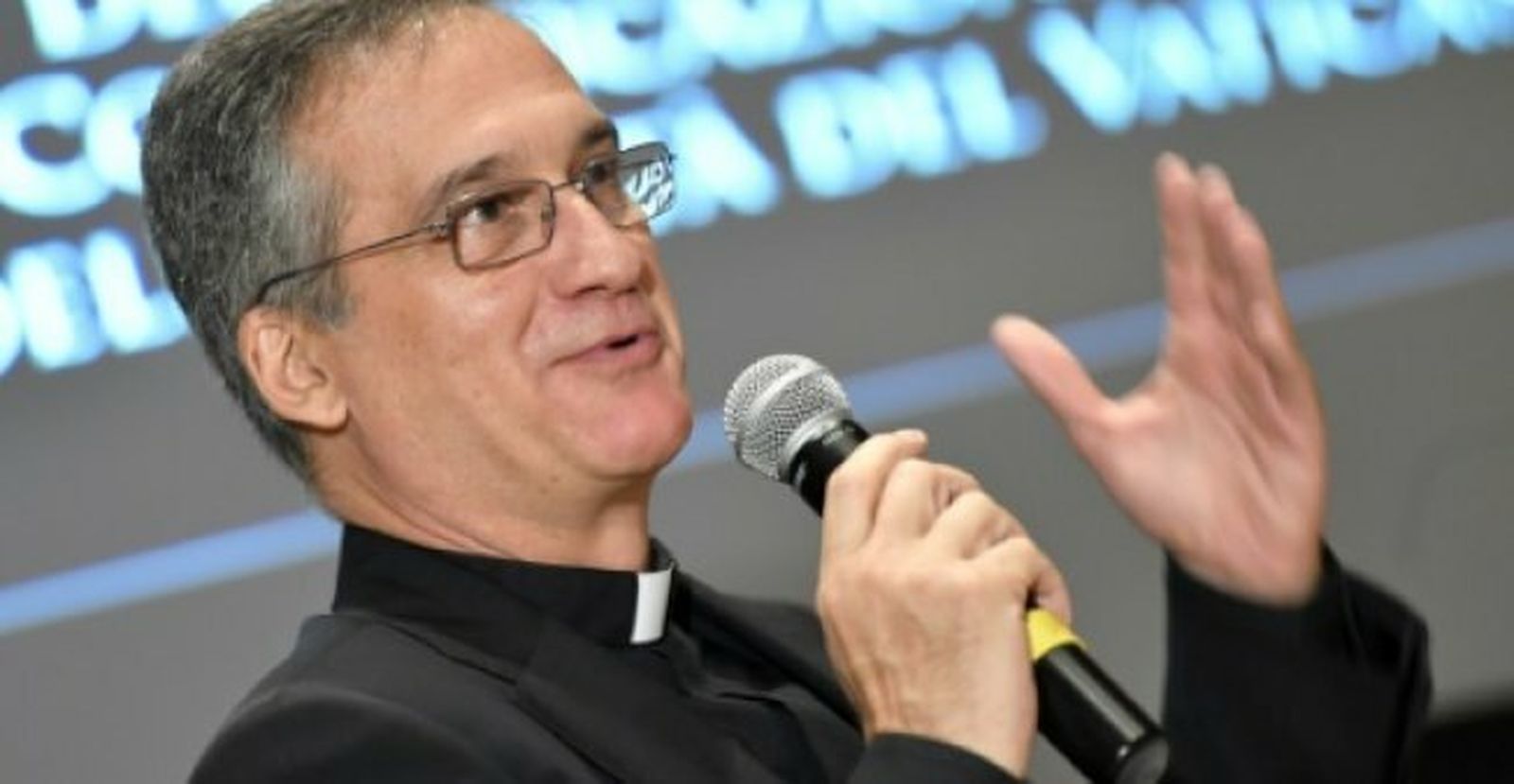 Dimisión de Viganò