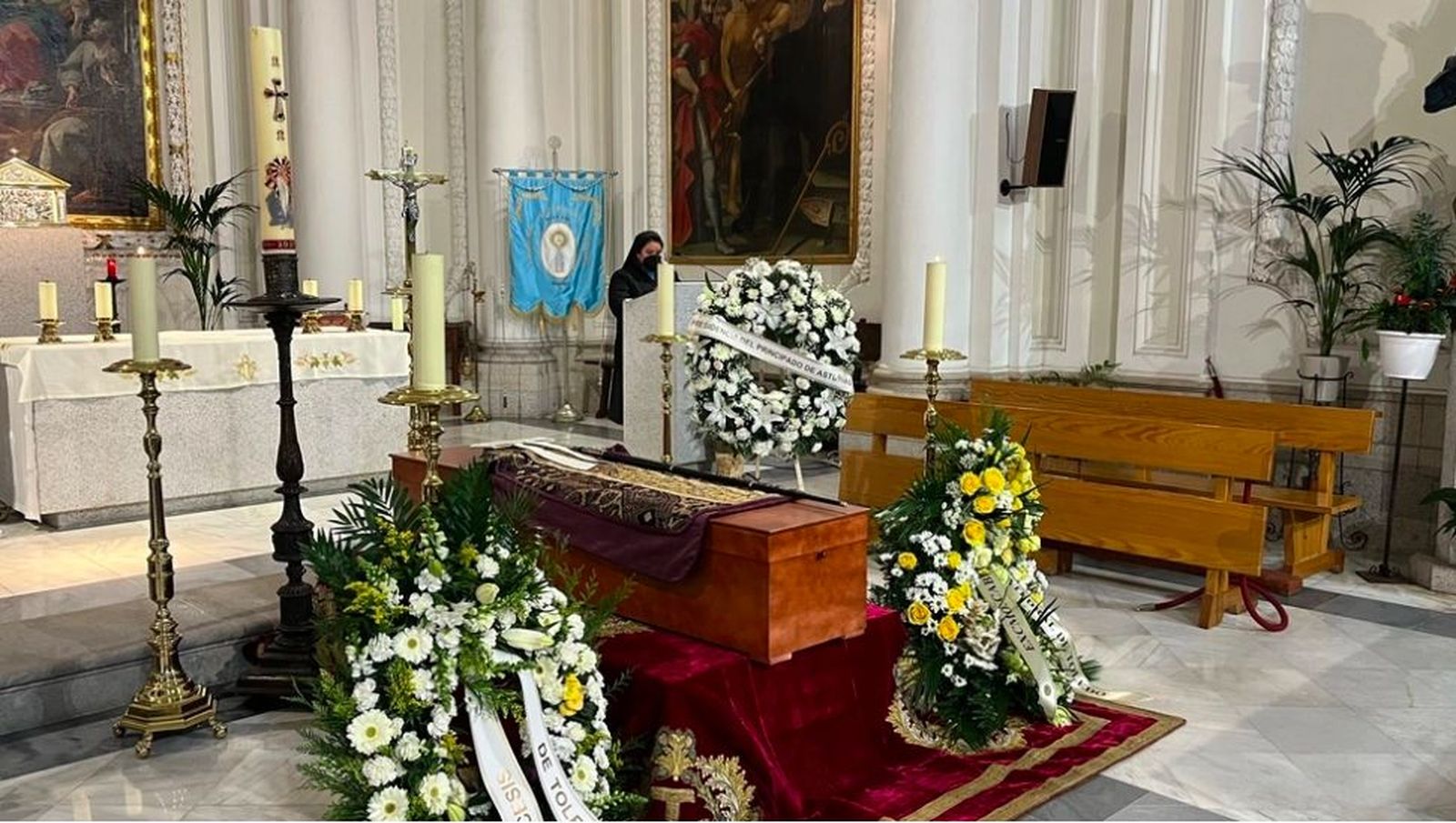 La Capilla de la Inmaculada acoge la capilla ardiente del cardenal Álvarez