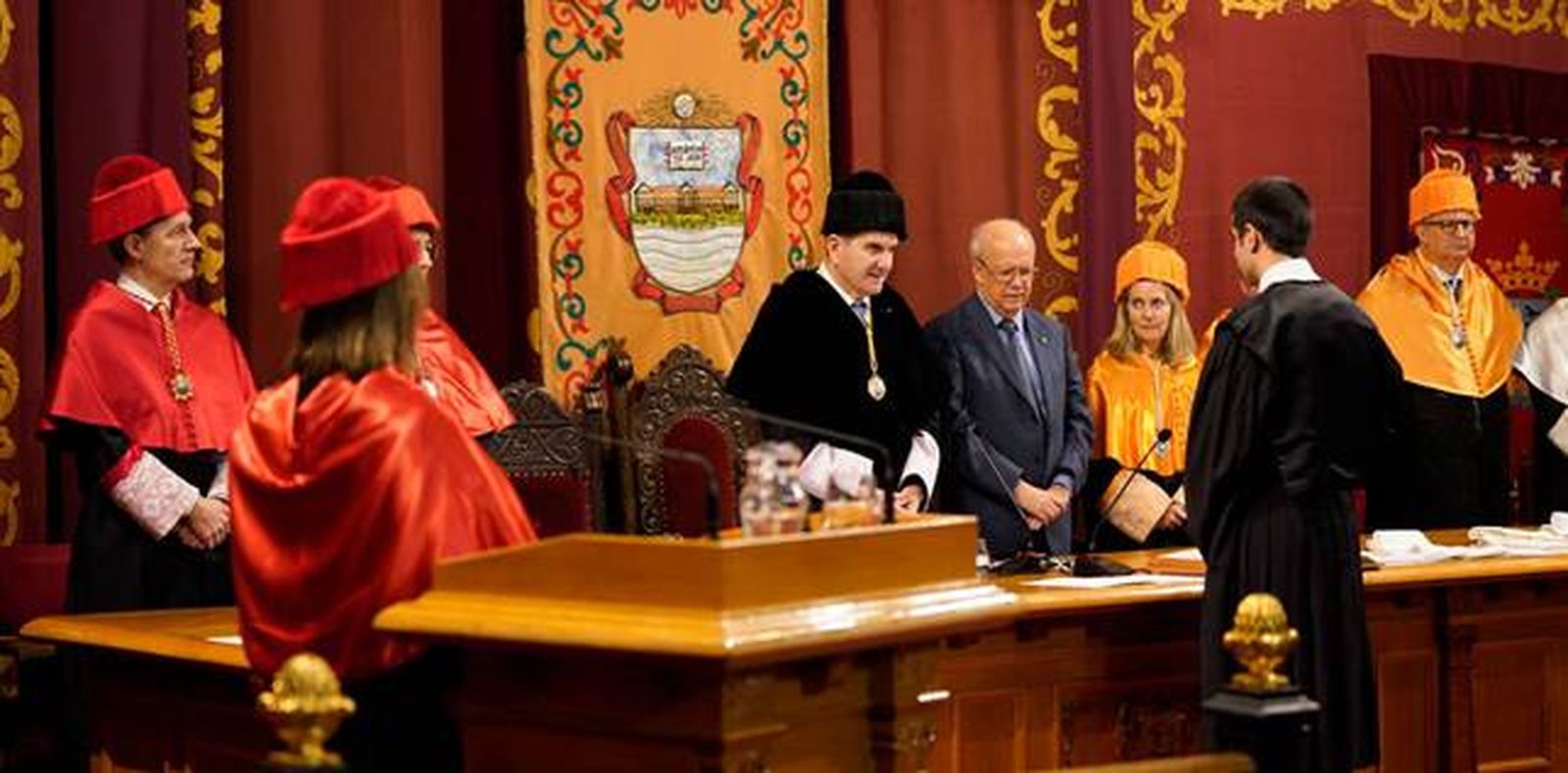 Investidura  en Deusto de sus nuevos graduados, nuevos doctores y ditinciones