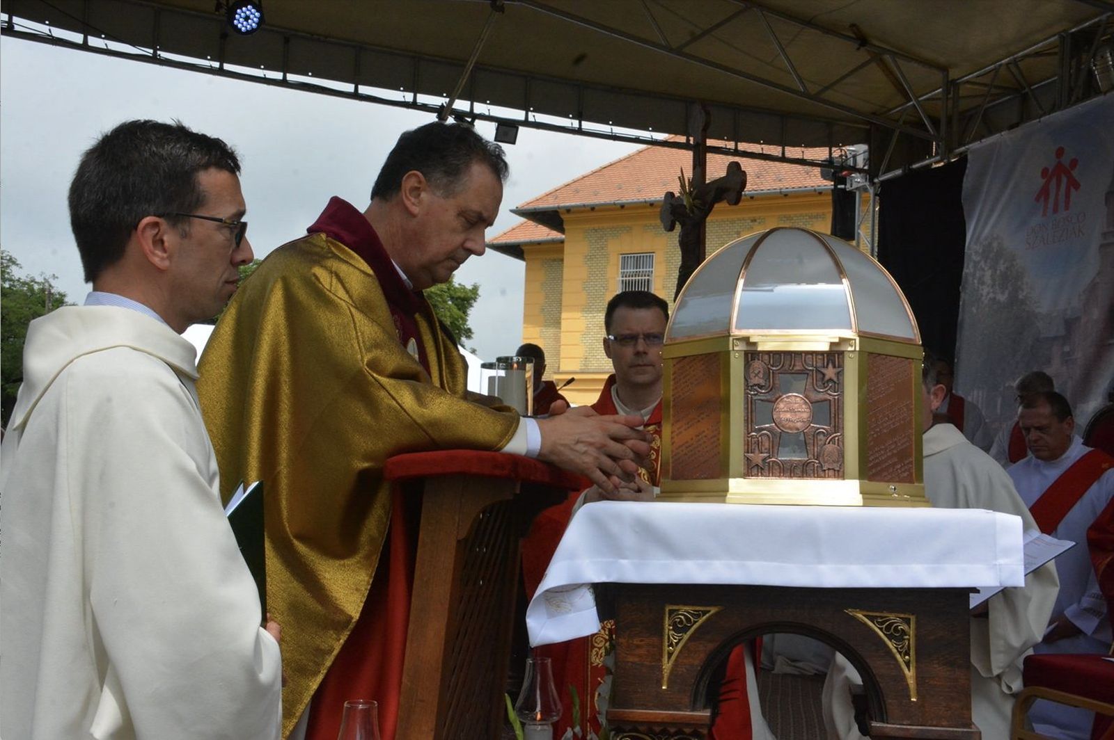 Esteban Sándor vuelve a casa