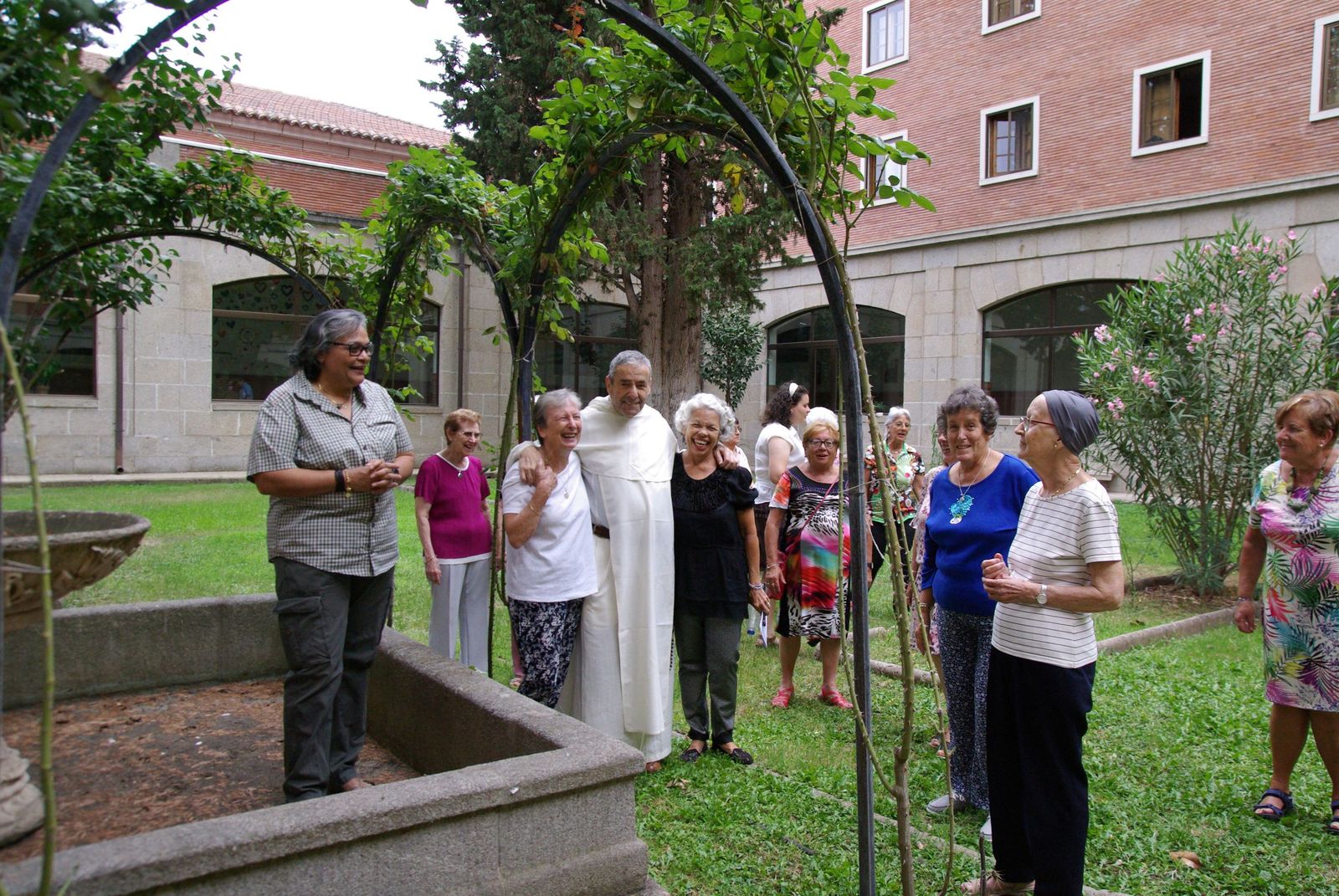 Miembros de la Hermandad de Operarias Evangélicas