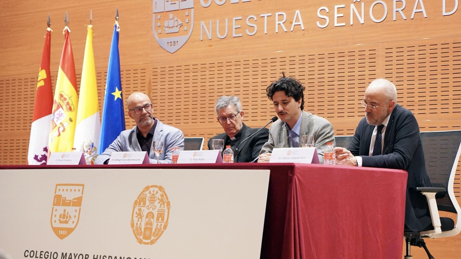 Íñigo Rubio en el XI Encuentro Nacional sobre abuso psicológico y sectas en la UPSA