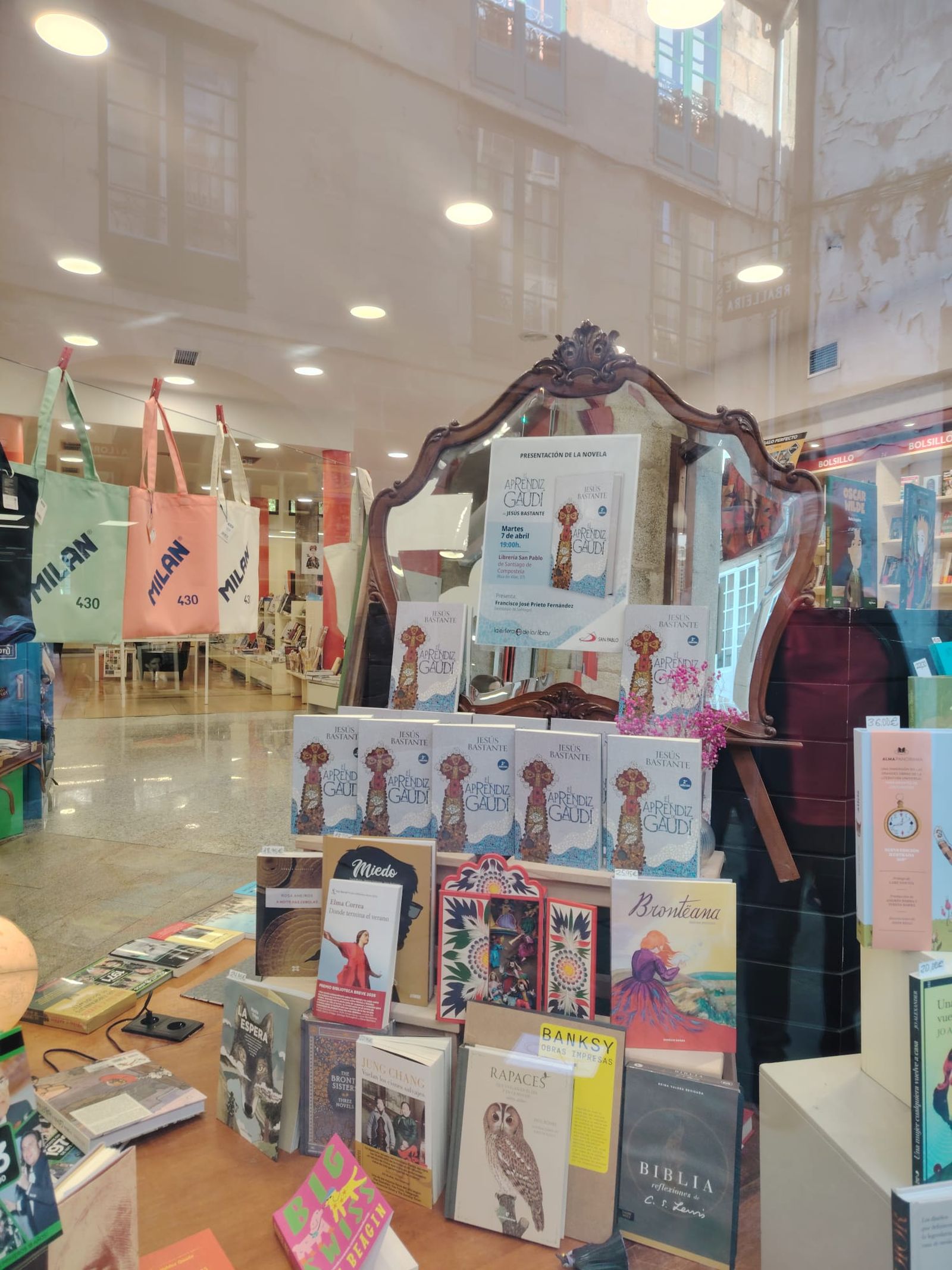 Todo listo para la presentación en Santiago de El aprendiz de Gaudí