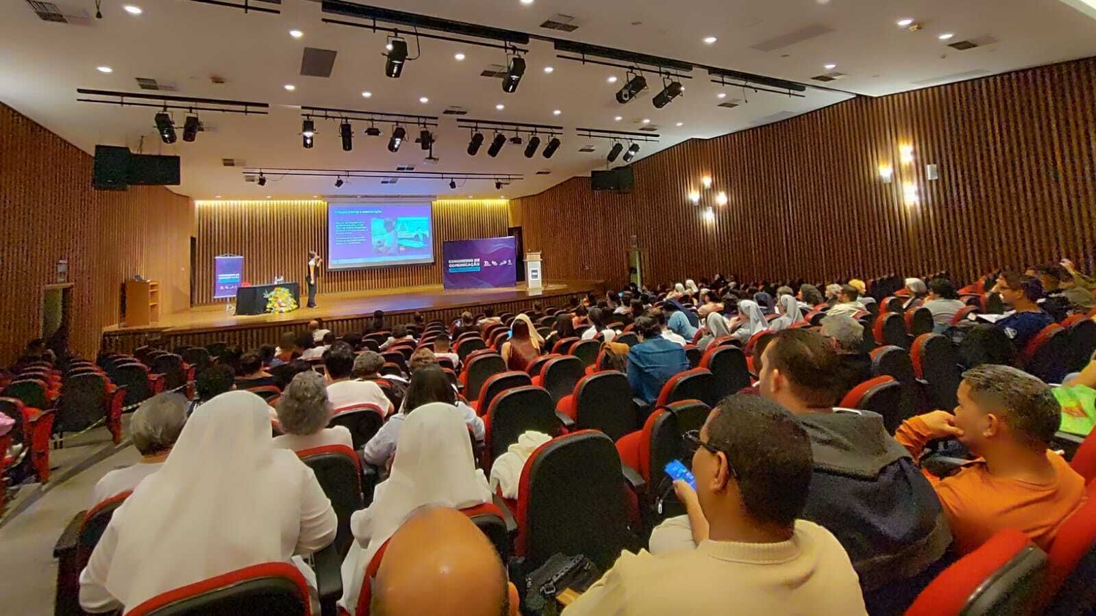 Congreso de Comunicación en Brasil