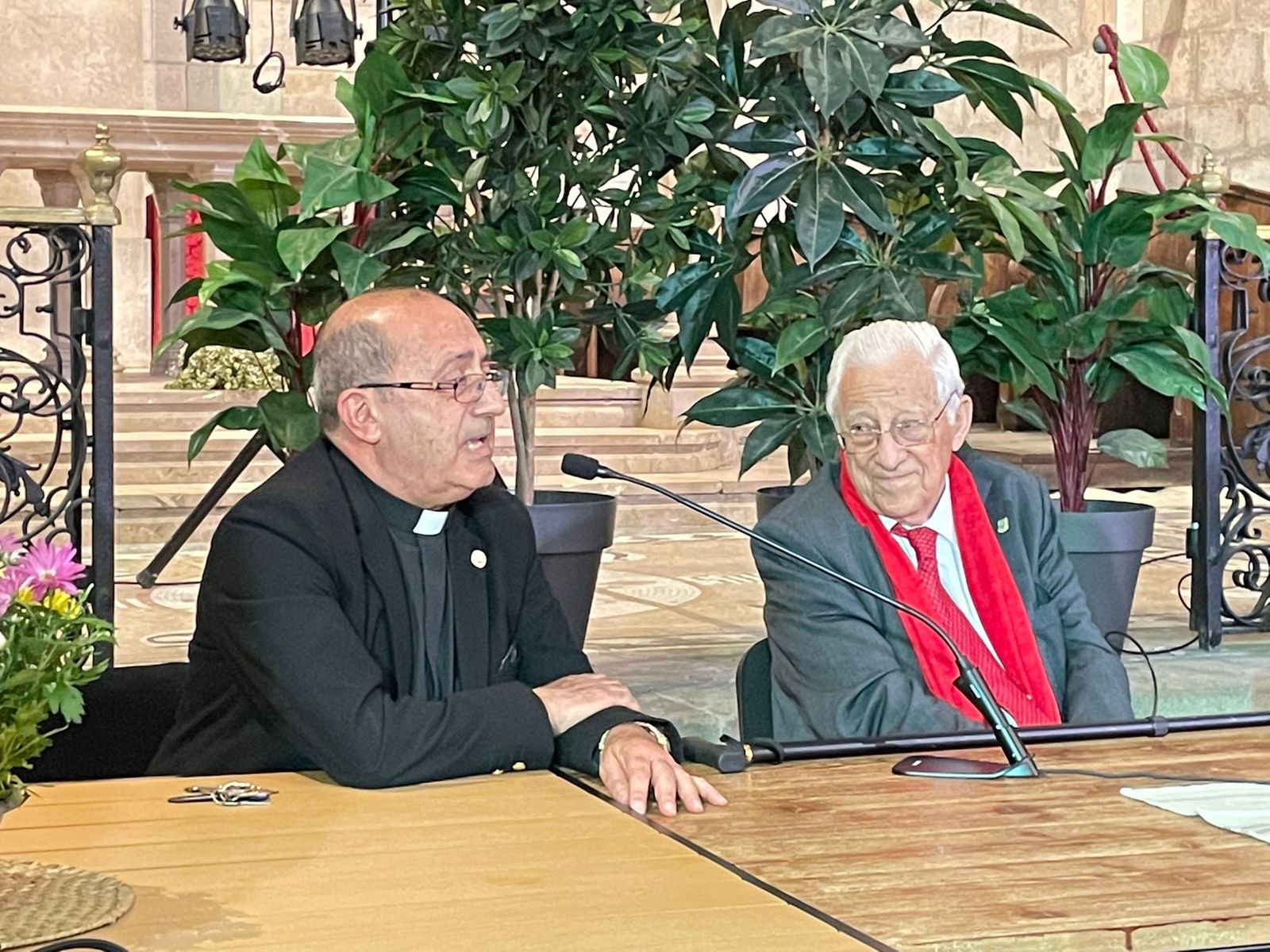 El padre Ángel y el padre Carlos