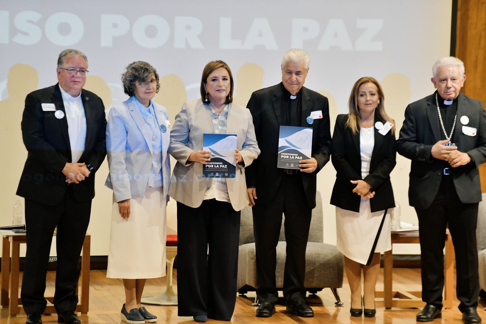 ¿Qué señala el Compromiso Nacional por la Paz realizado por la Iglesia católica en México?