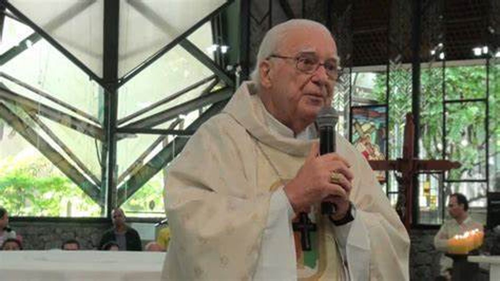 Mons. Celso Queirós
