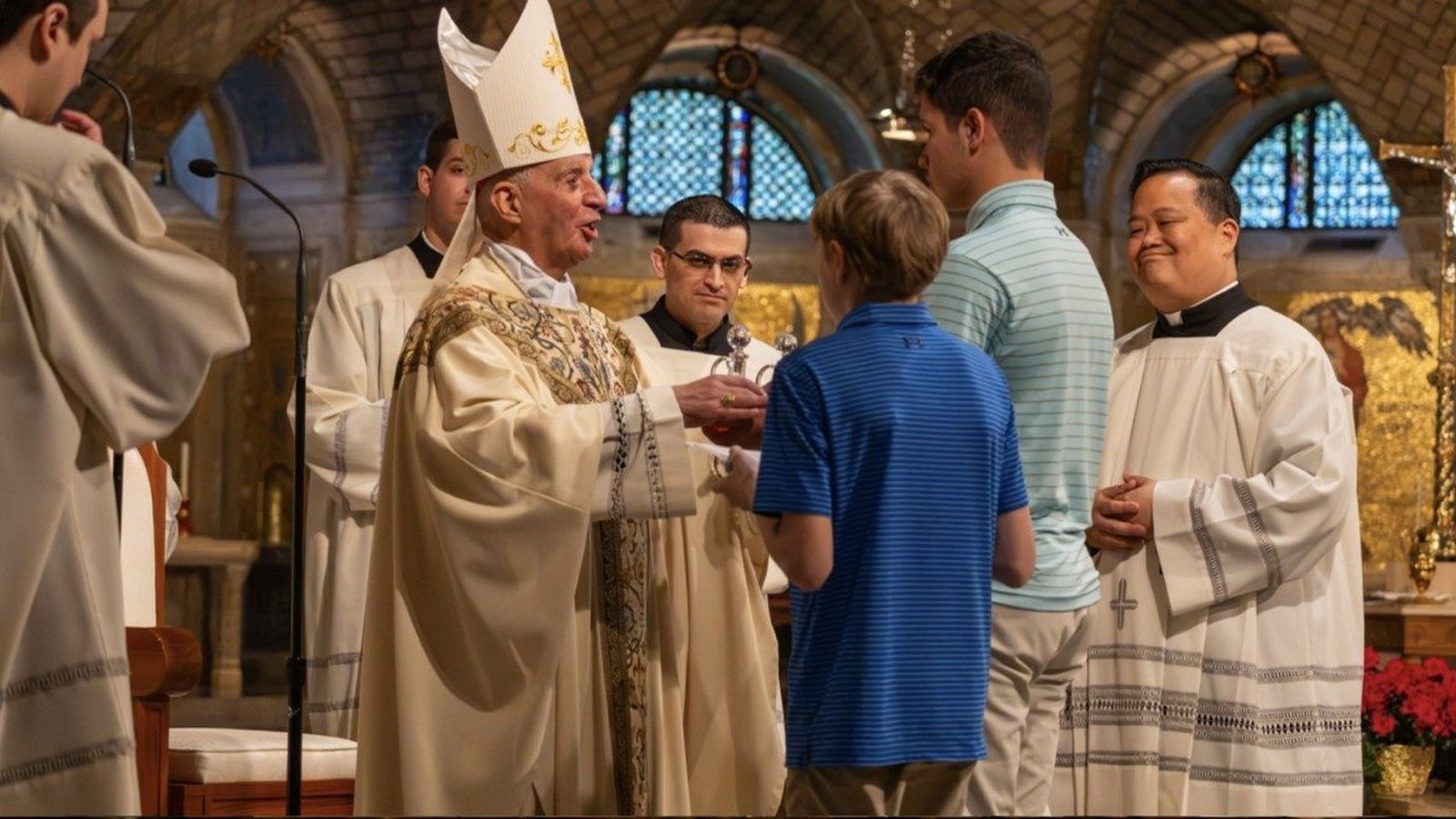Encuentro con algunos jóvenes en el santuariio