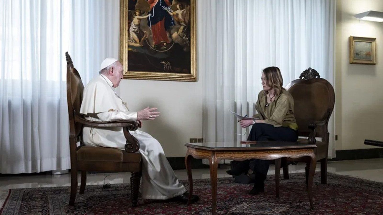 El Papa con Elisabetta Piqué, periodista del diario argentino La Nación