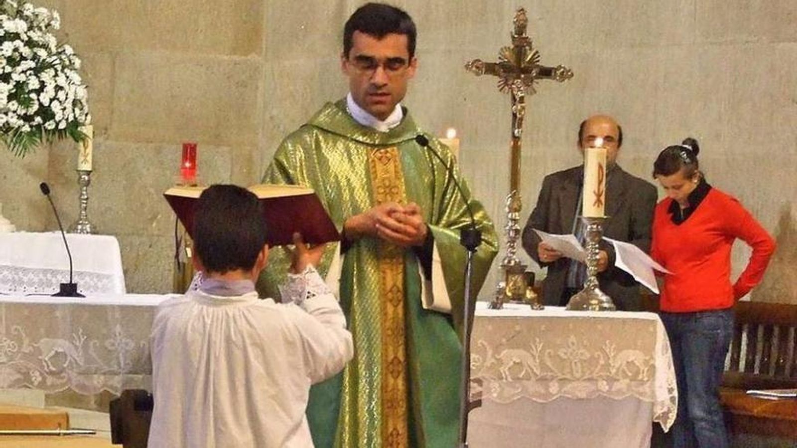 Severo Lobato, el polémico párroco