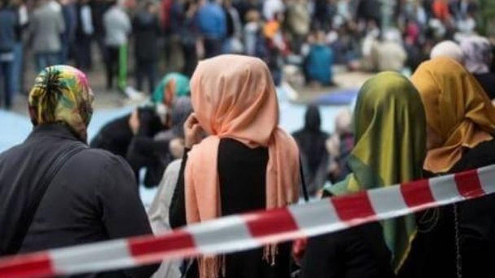 Rapan la cabeza a una joven musulmana como castigo por enamorarse de un chico cristiano