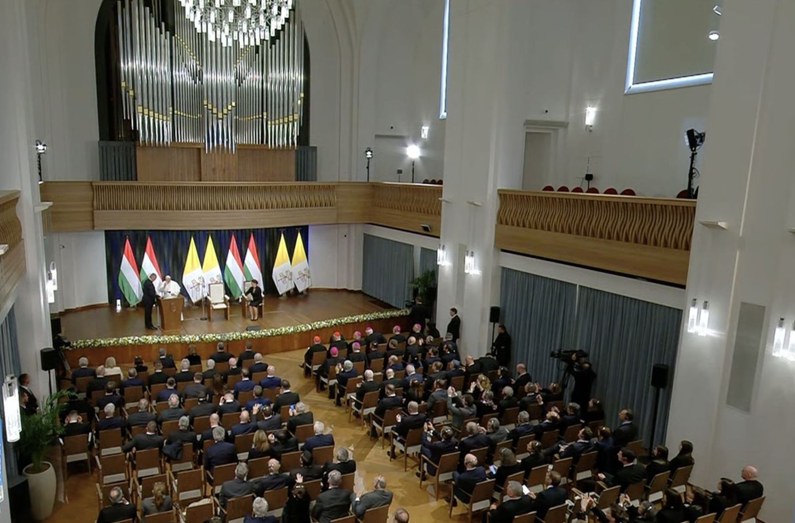 Discurso de Francisco a las autoridades a su llegada a Hungría