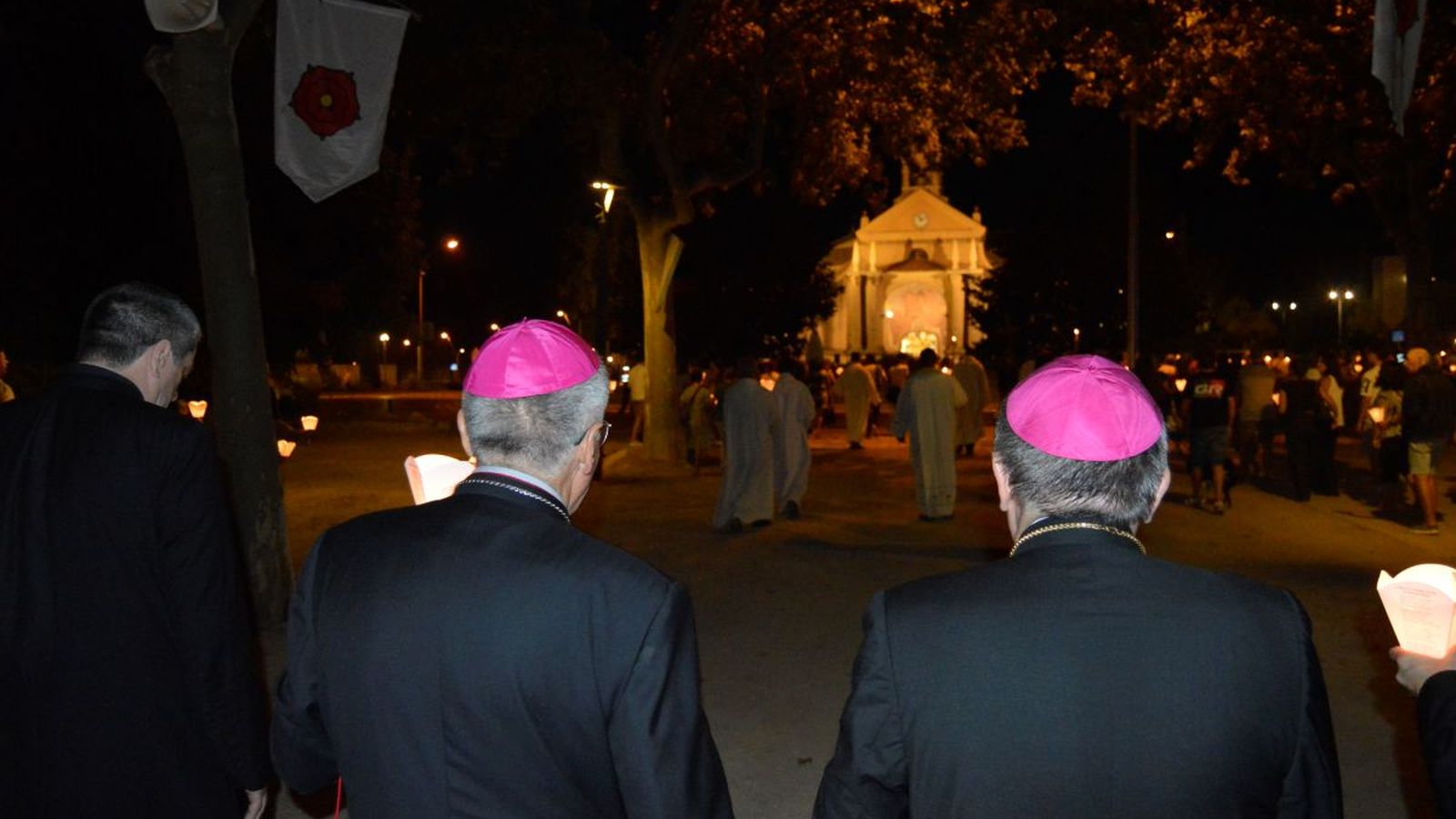 La comitiva se acerca al santuario, que este viernes celebra su fiesta grande.