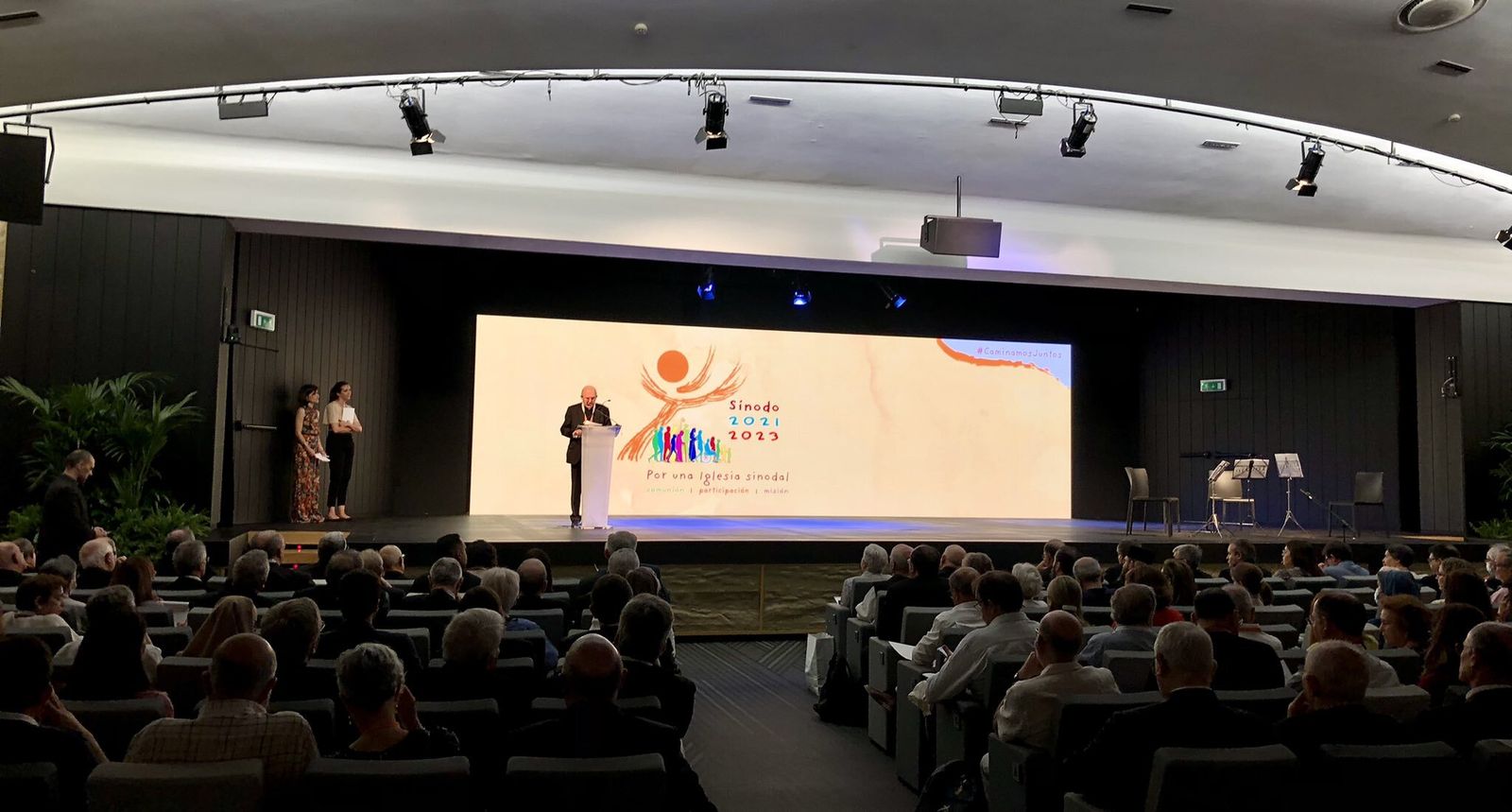 Apertura de la Asamblea Sinodal en la Fundación Pablo VI