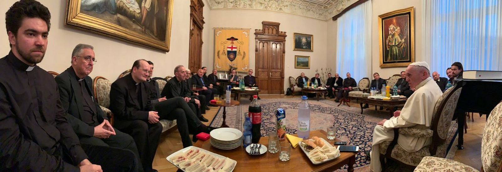 Francisco, anoche, con los jesuitas