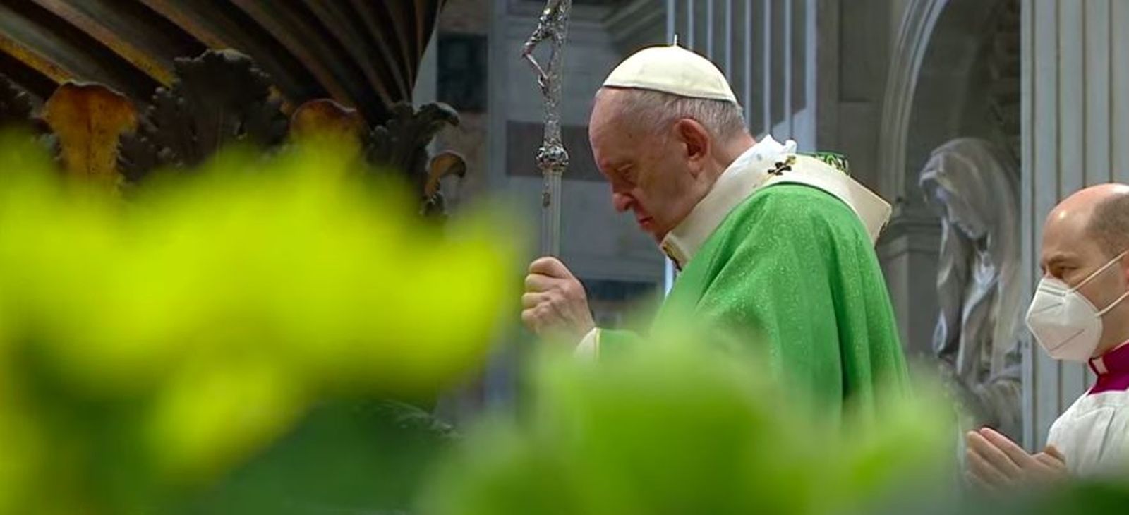 Francisco escucha la Palabra
