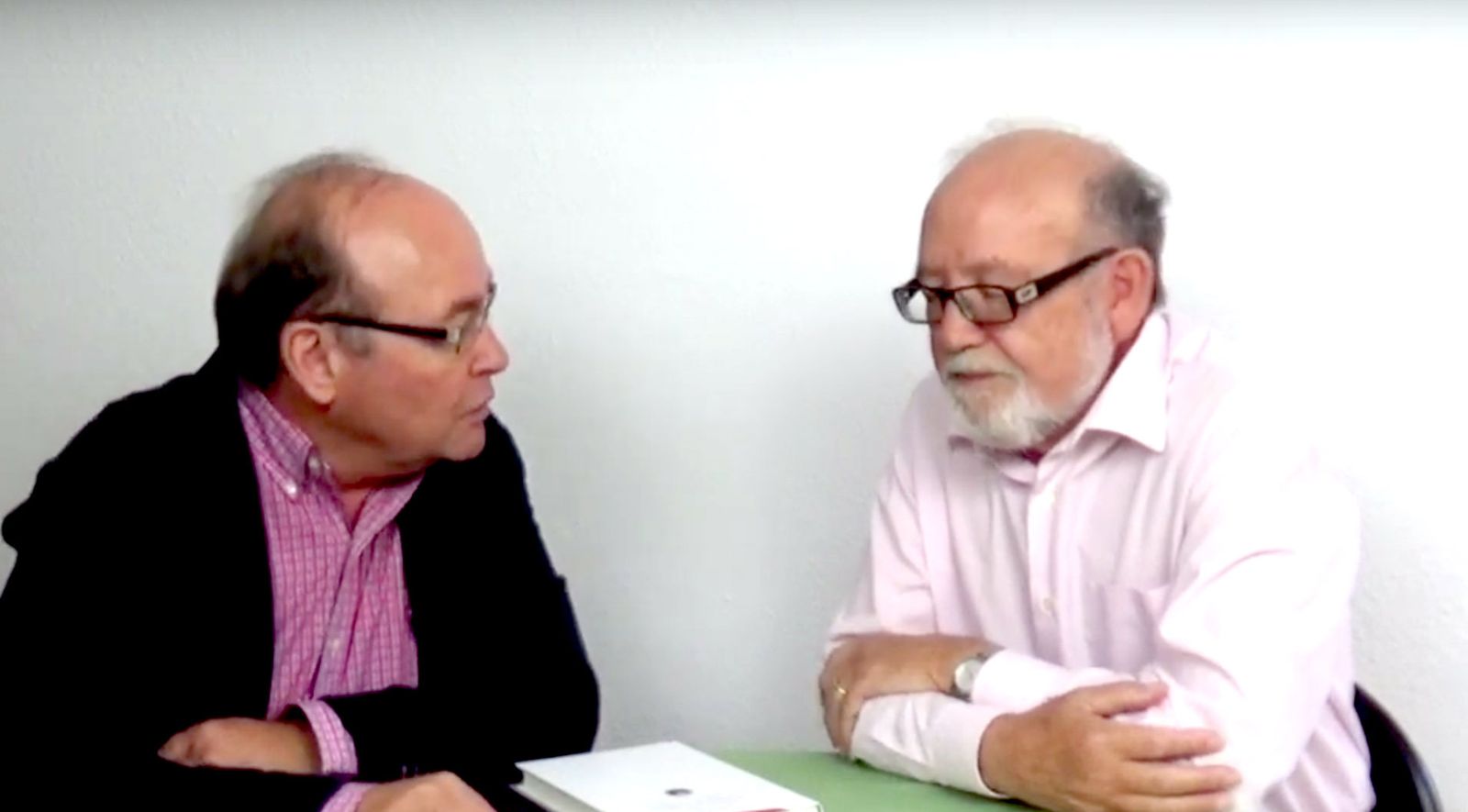 Reyes Mate y José Manuel Vidal durante la entrevista en la redacción de Religión Digital