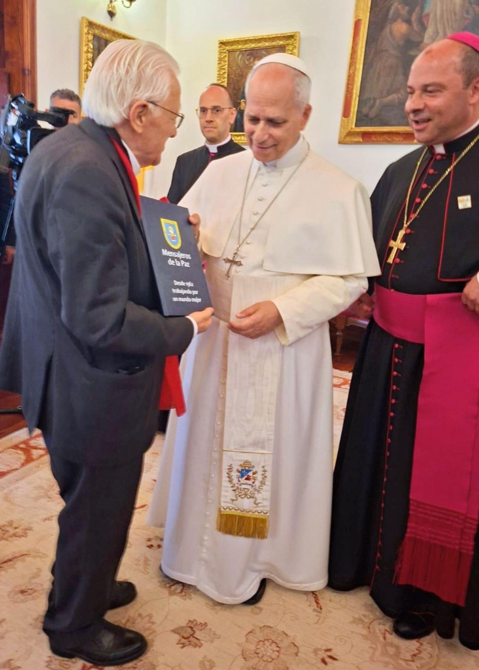 El padre Ángel, con el Papa León