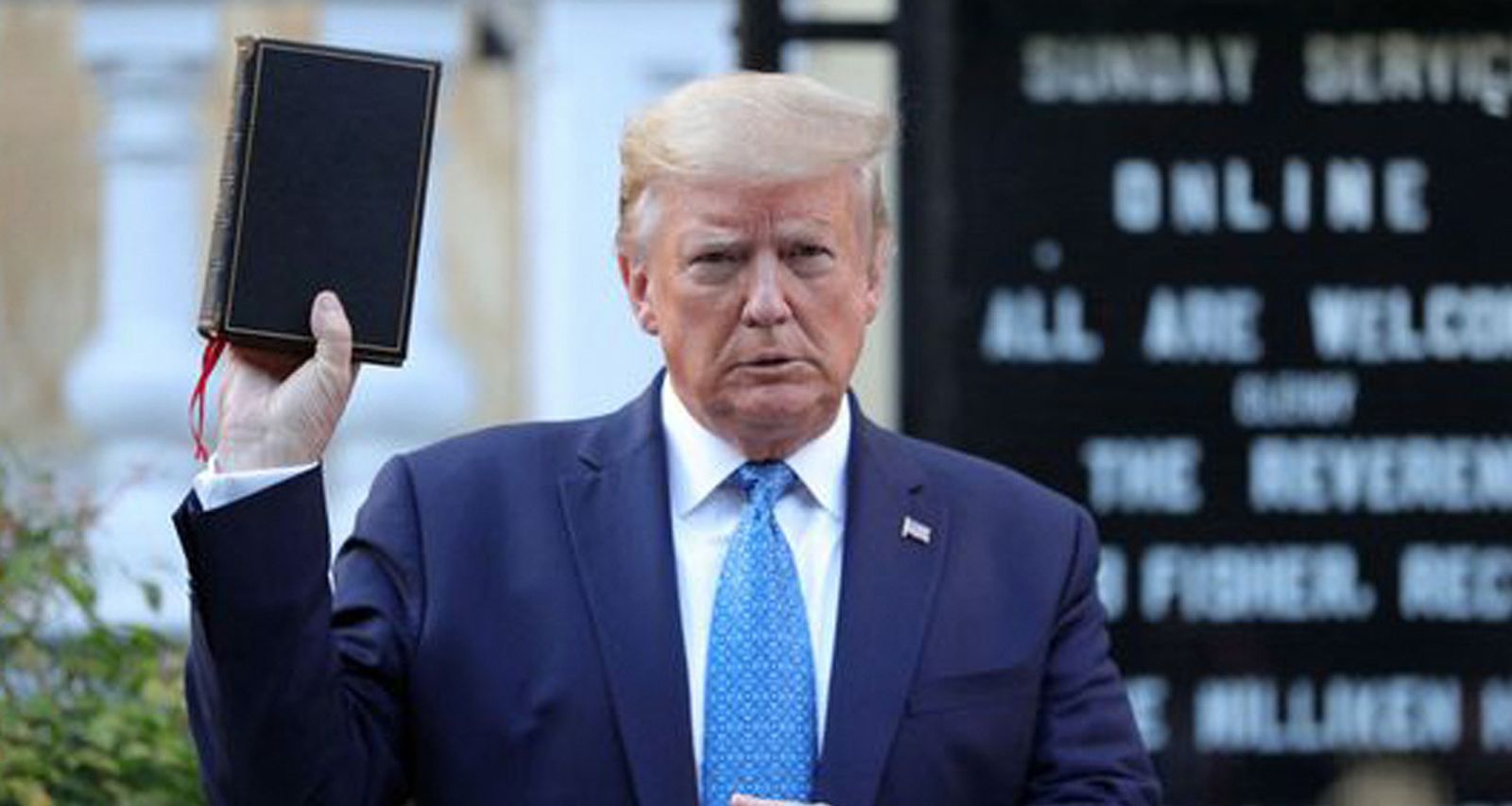 Donald Trump vende biblias 59 $
