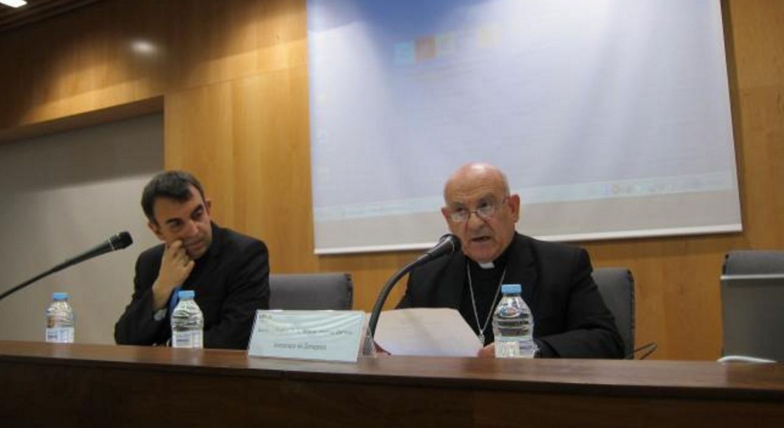 El director de CRETA y el arzobispo de Zaragoza