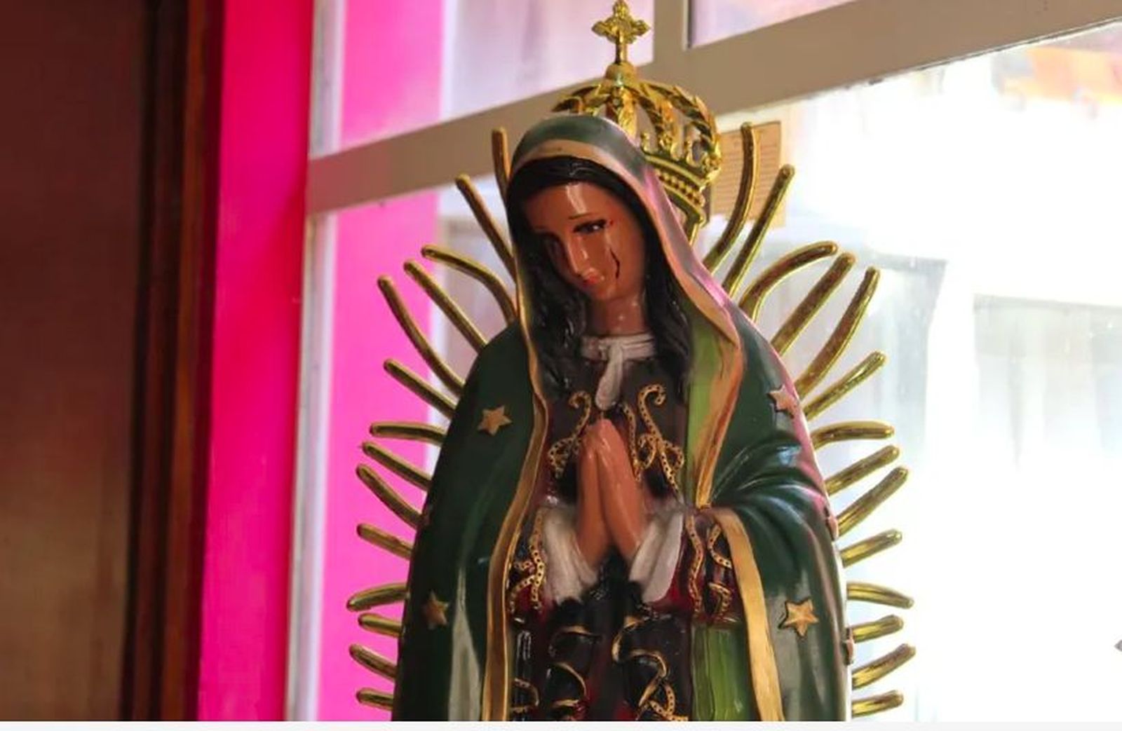 Investigan caso de Virgen de Guadalupe que llora sangre en Morelia, Michoacán
