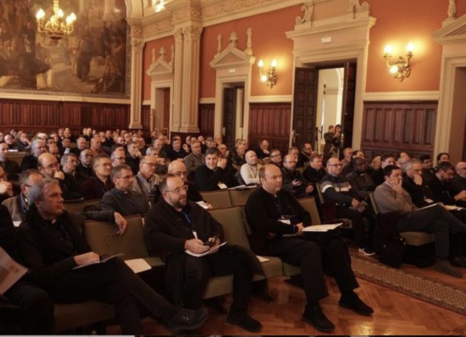 Sacerdotes en preasamblea de CONVIVIUM