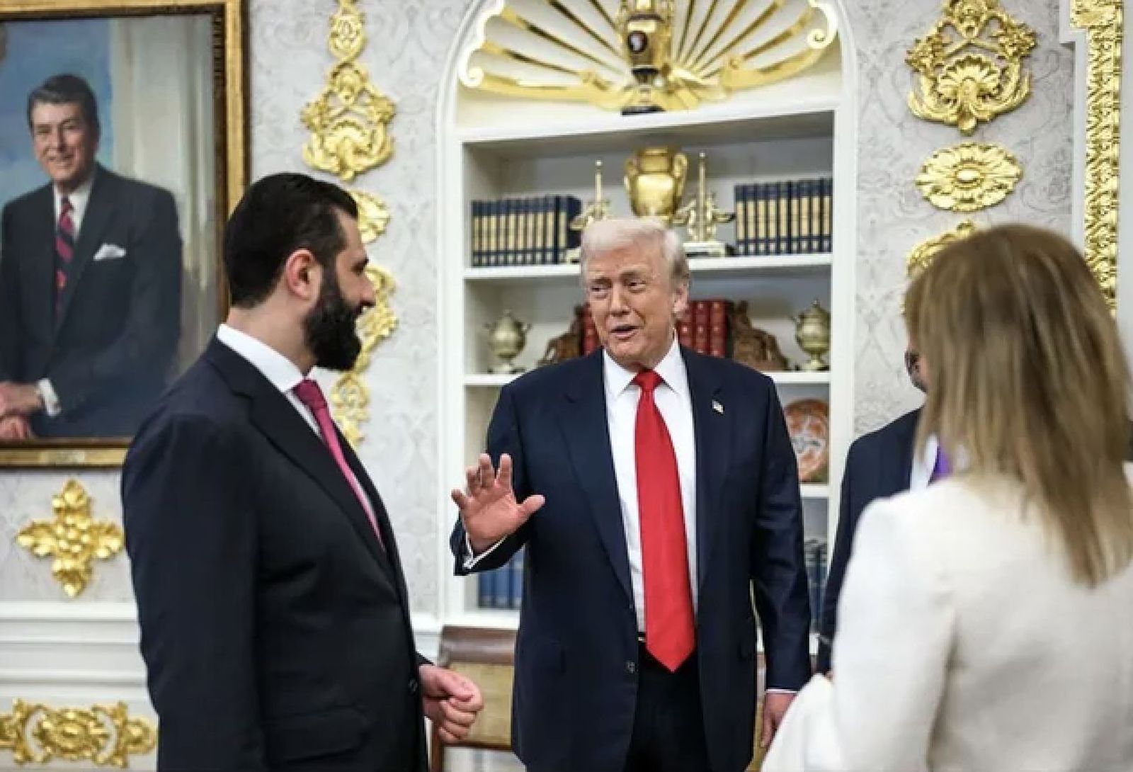 El presidente sirio Ahmed al-Sharaa, con Trump