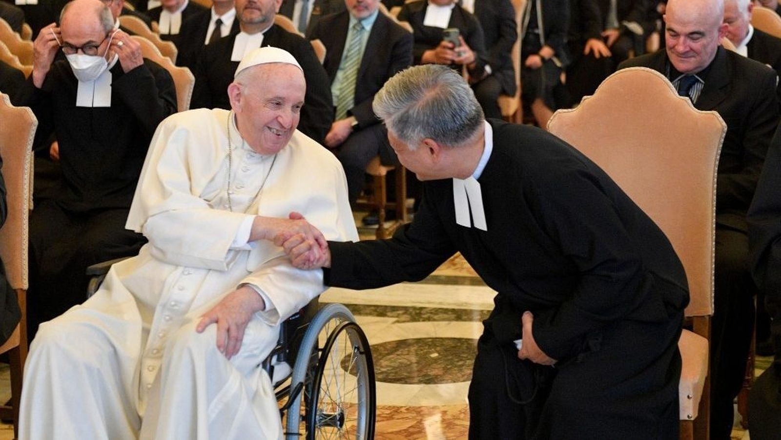 Francisco con los educadores lasallistas