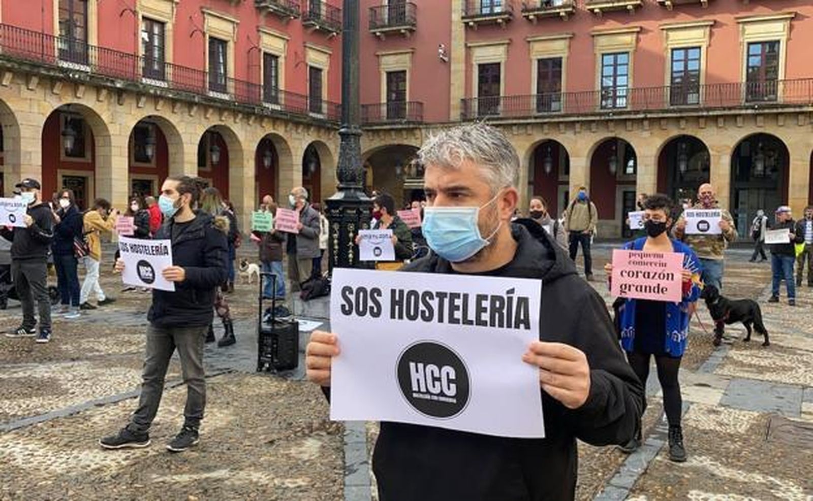 Castillo: "La pandemia del hambre es peor que la del virus. Y no aguantamos que nos cierren los bares y los hoteles. ¿Qué nos pasa? "