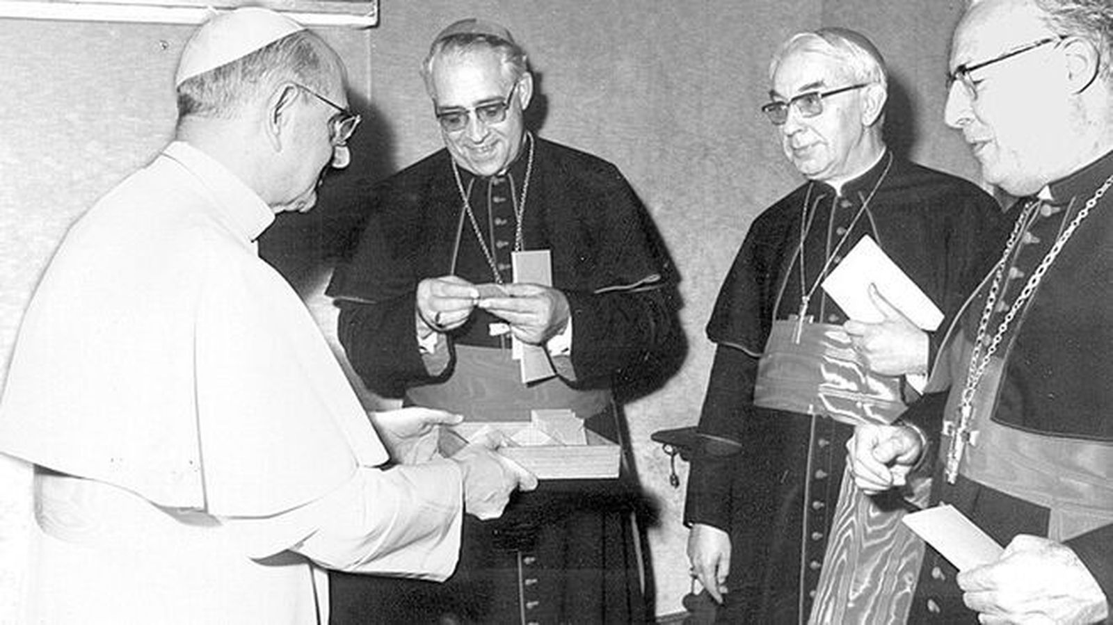 Pablo VI con monseñor Marcelo González, el cardenal Tarancón y monseñor Narciso Jubany.