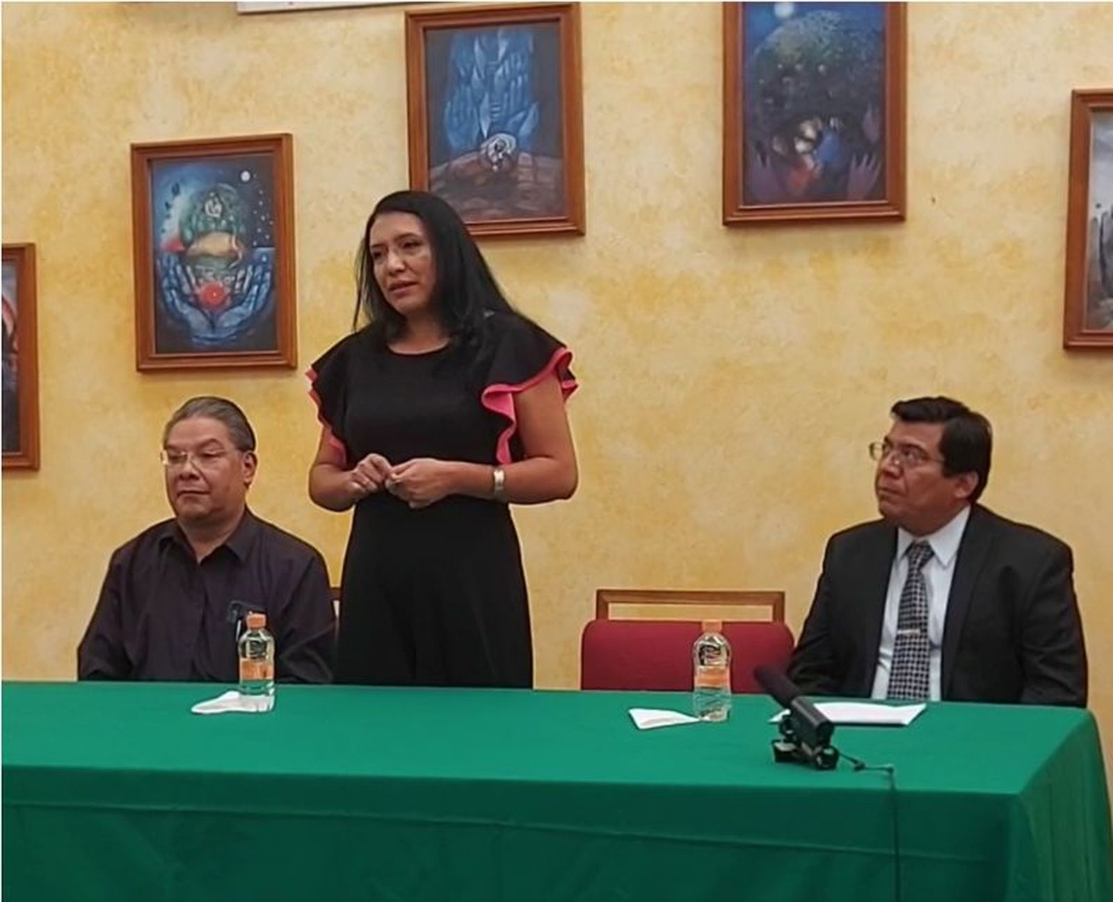 Francisco López, Adriana Martínez, Erick Moncada en el 25 aniversario de Librería Verbum