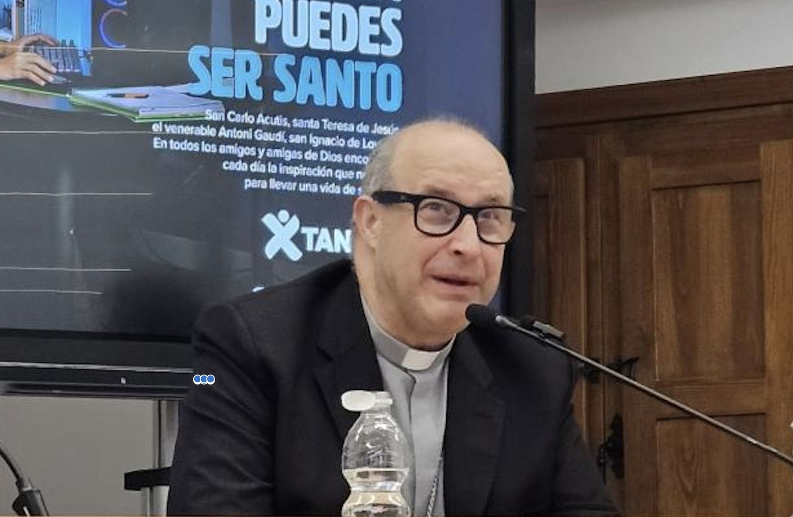 Satué, con sus gafas inteligentes