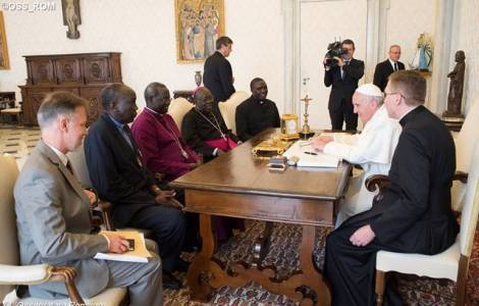 Francisco y representantes de Sudán del Sur