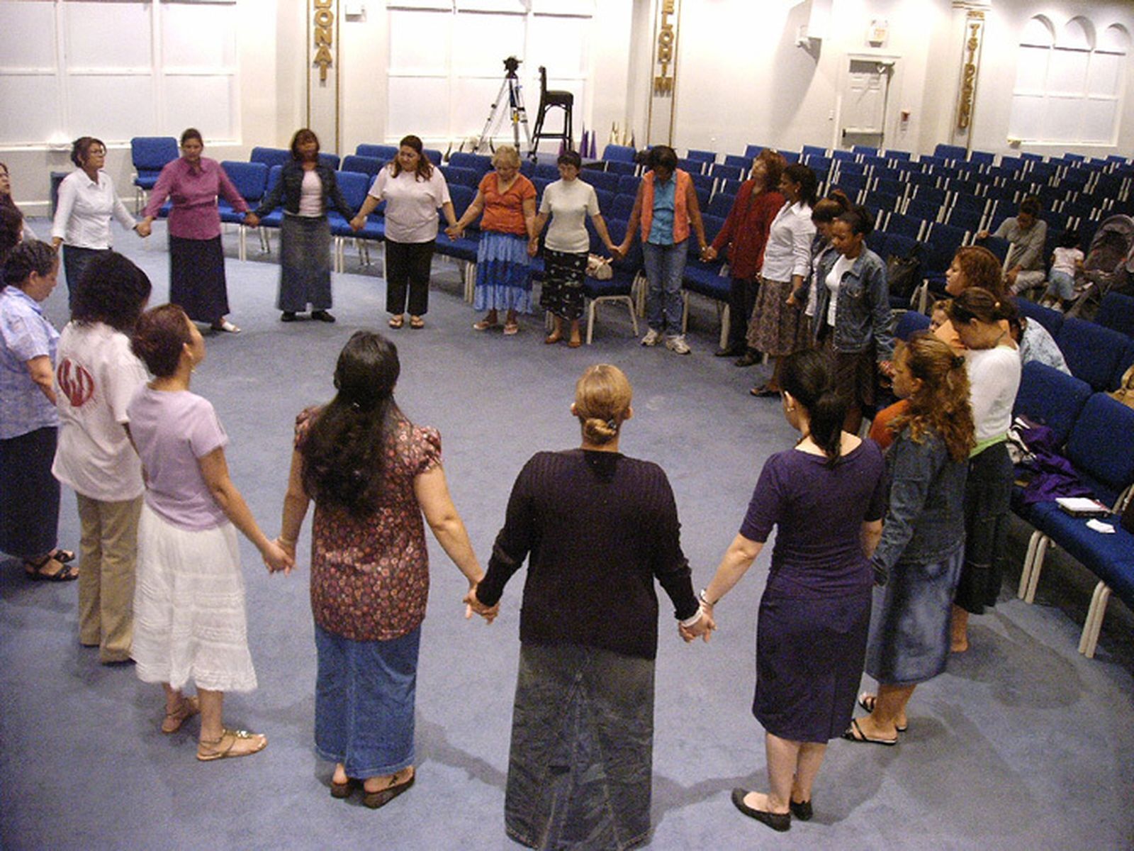 ¿Cuál será la contribución propia de las mujeres a la Iglesia?