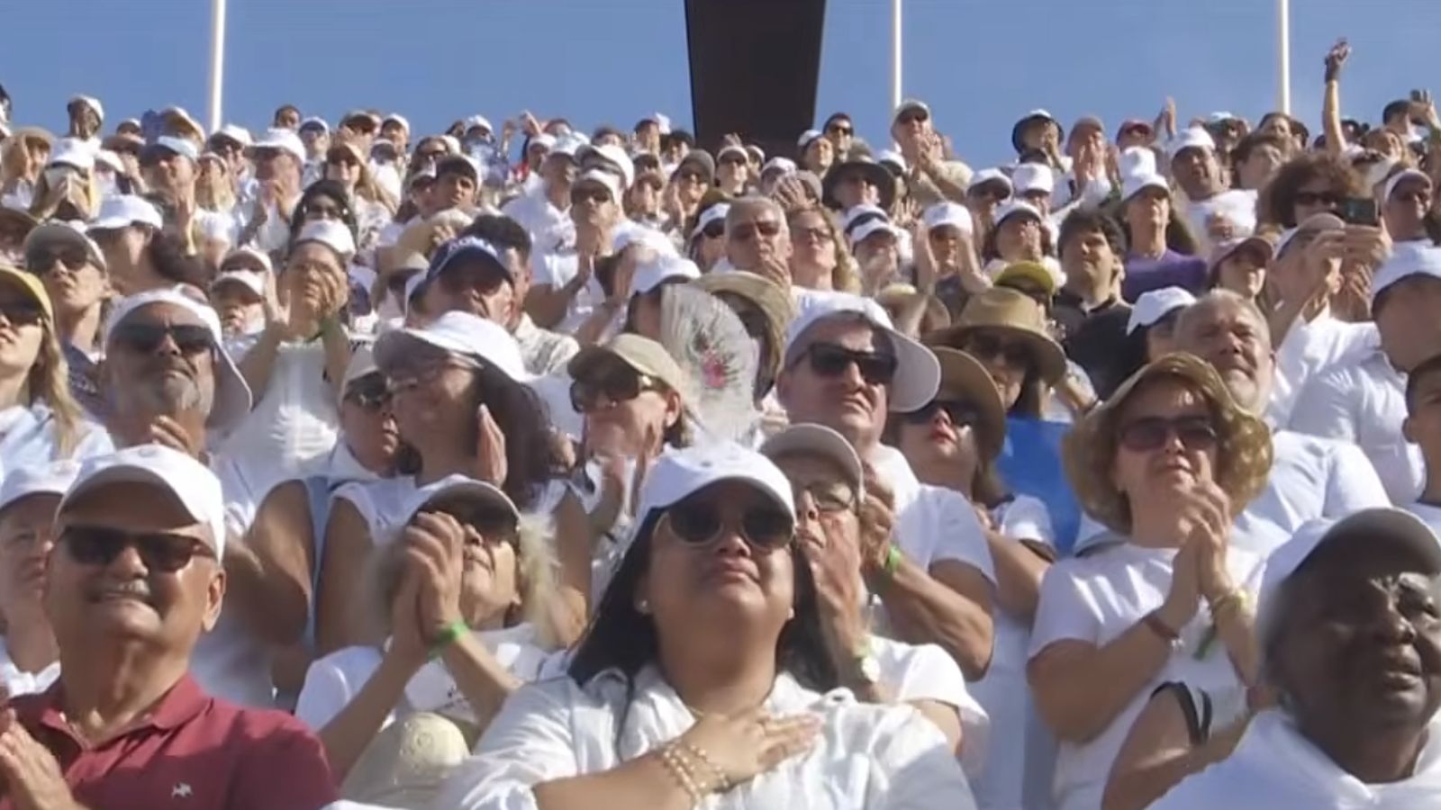 Fieles en el estadio de Gran Canaria