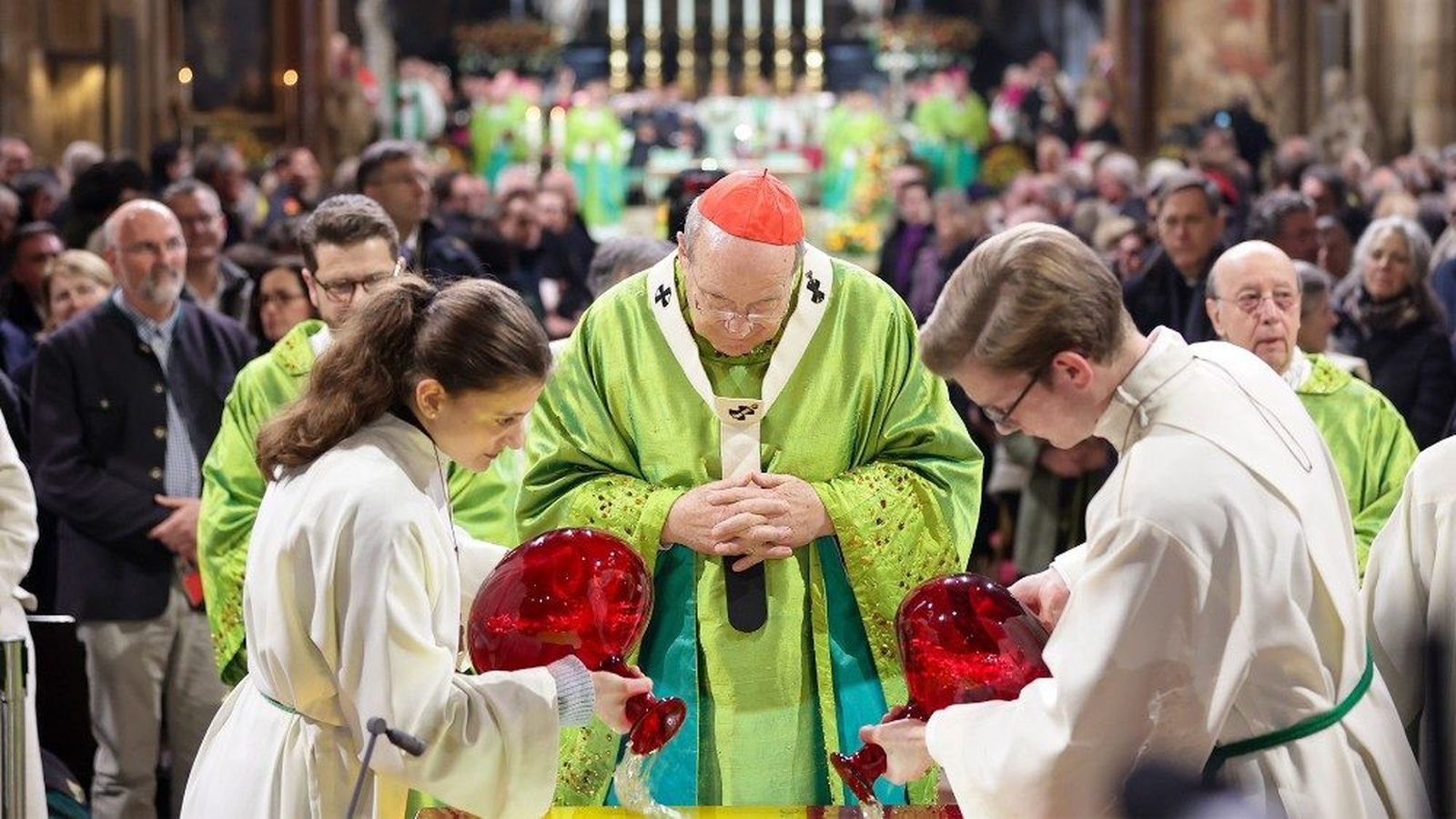 Schönborn durante la misa de acción de gracias por su pontificado en Viena