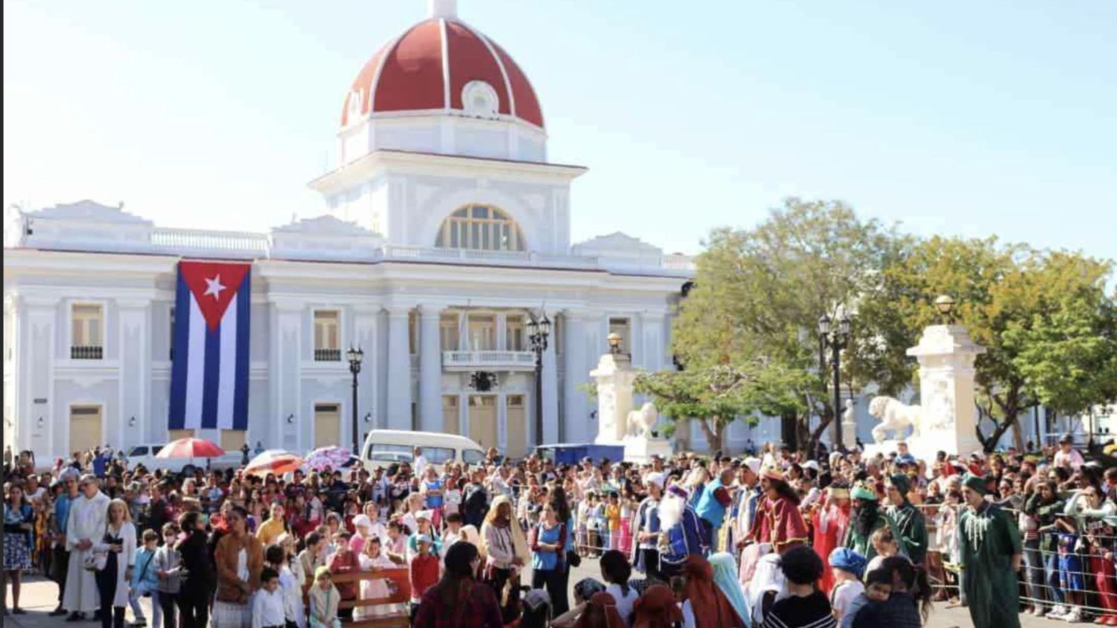 Celebración ante la catedral