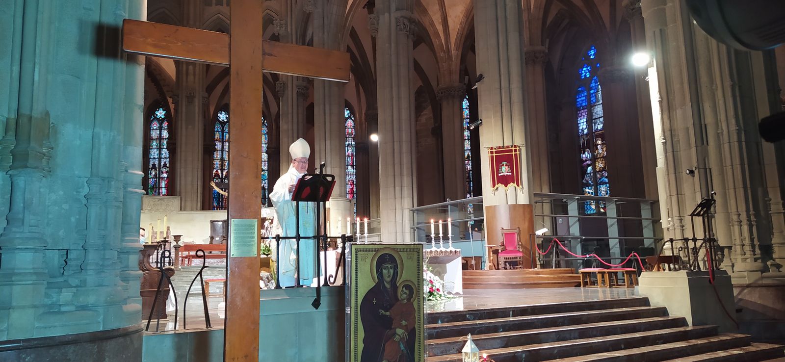 La Cruz de la JMJ vuelve a pasar por Vitoria en  su camino hacia Portugal