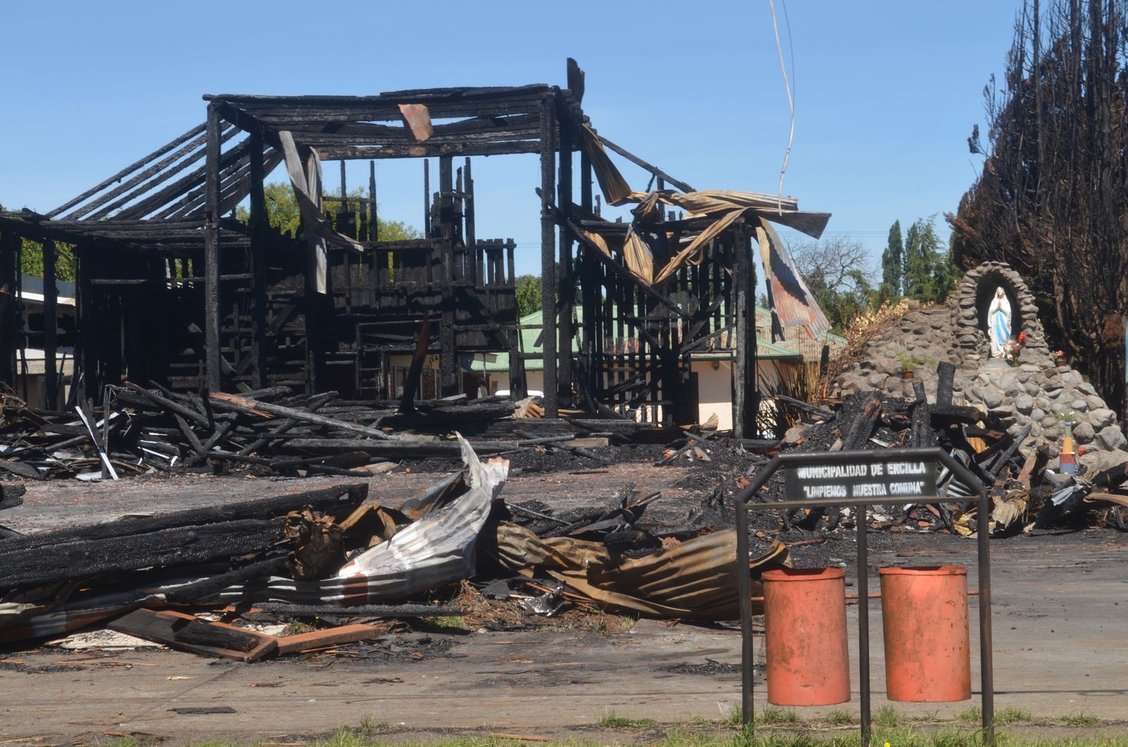 El profeta Jesús anuncia a los suyos una suerte semejante en la que darán testimonio.