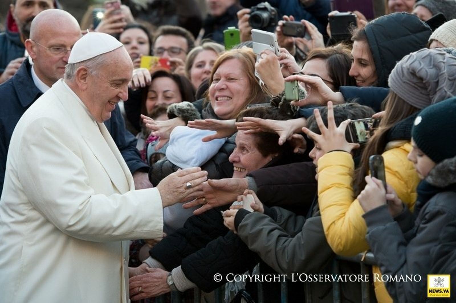 El Papa, con los laicos