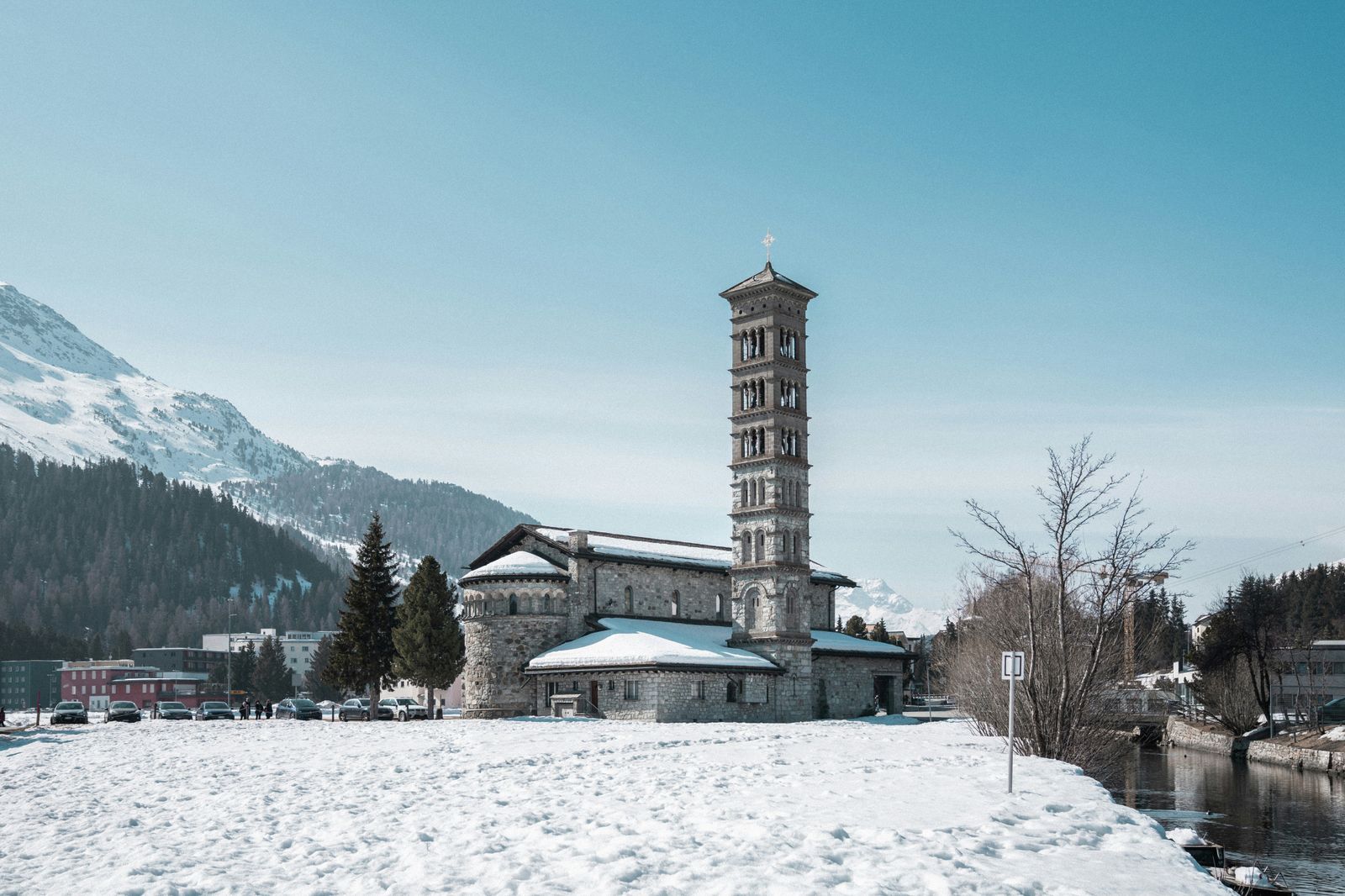 Iglesia en St. Moritz, en los Alpes suizos